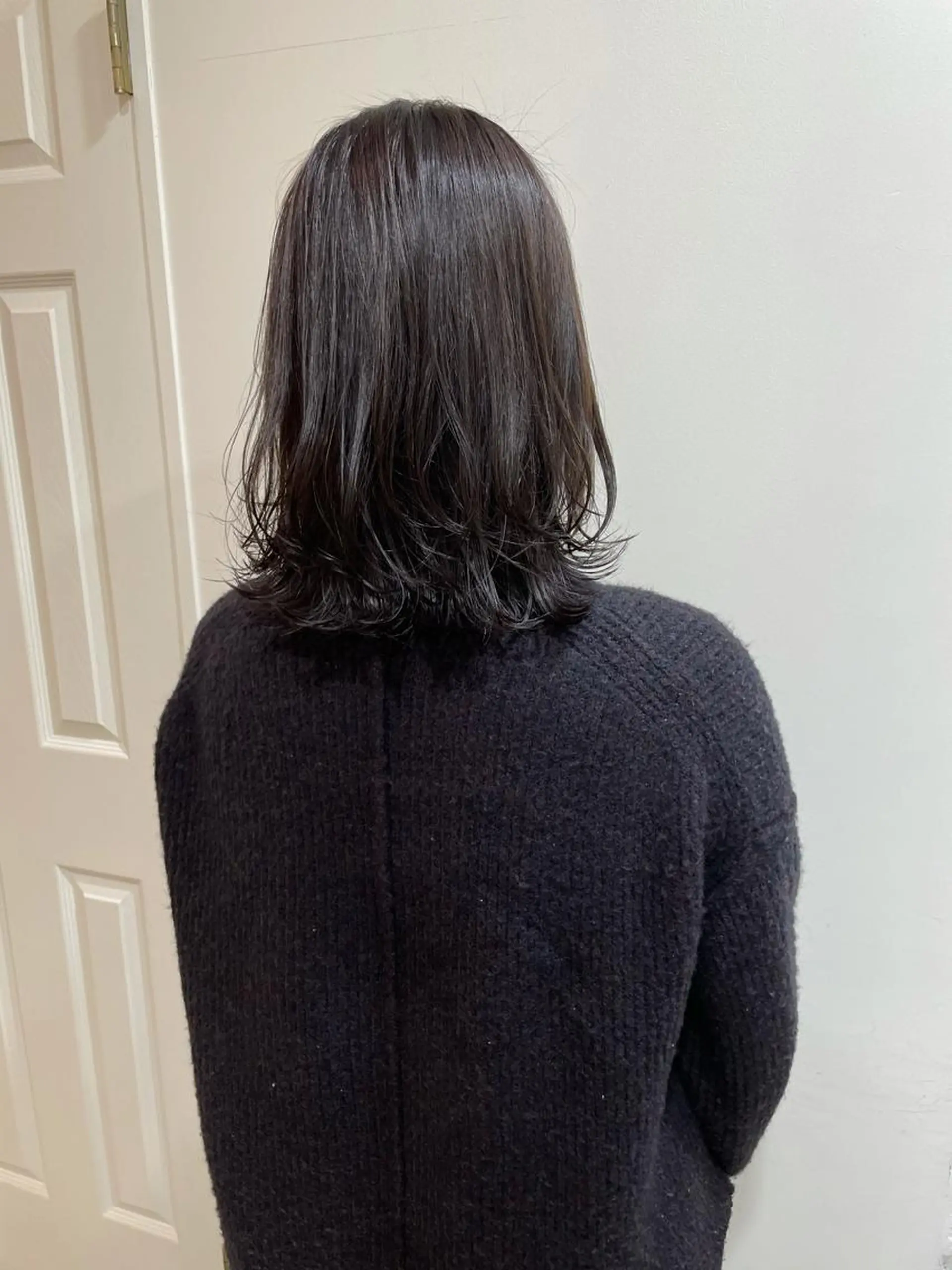 ミディアム カラー カット ヘアカラー トリートメント MIOベージュカラー 柔らかいカラーのヘアスタイル