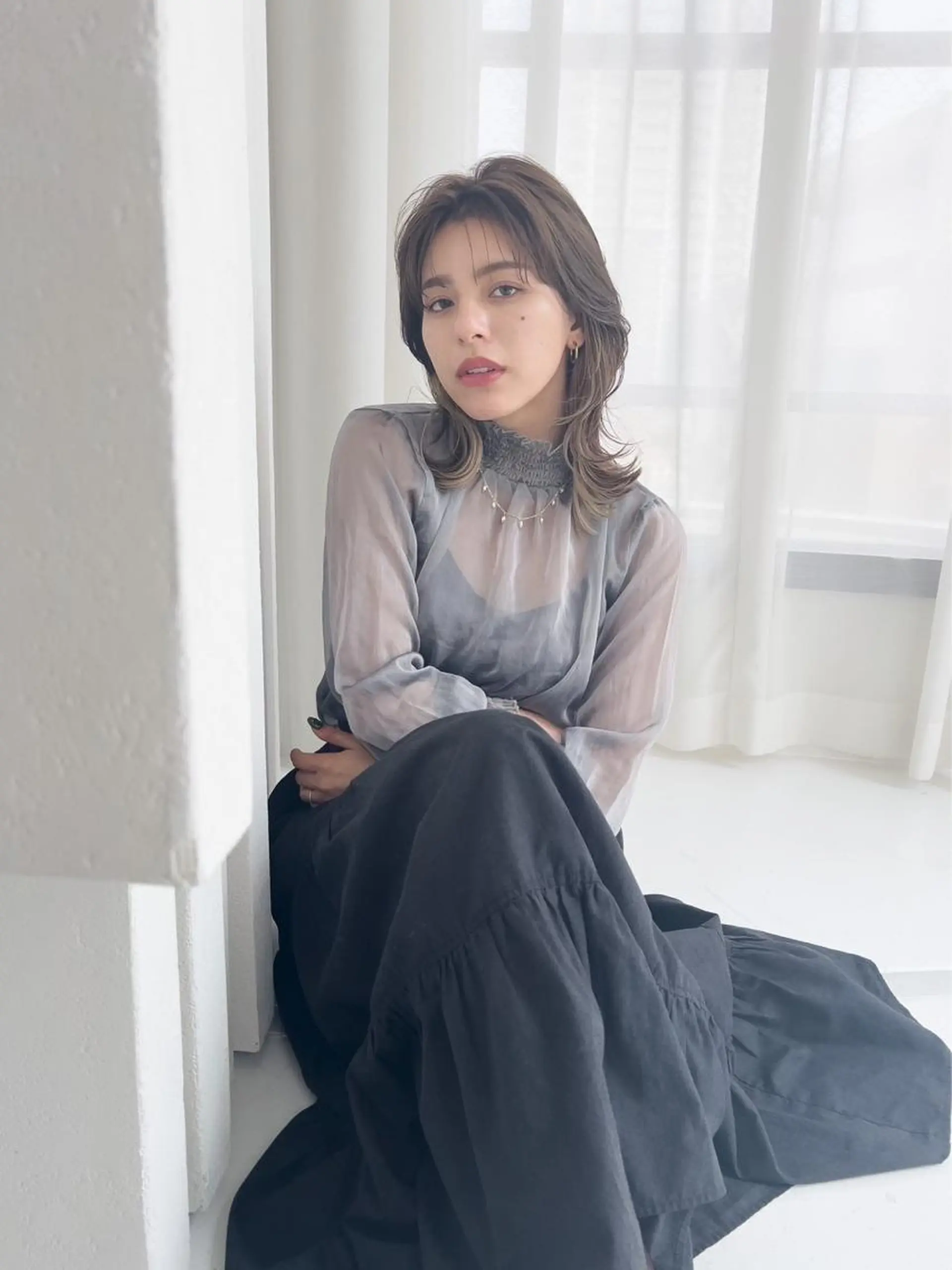 ミディアム カラー シモカワ マシロのヘアスタイル