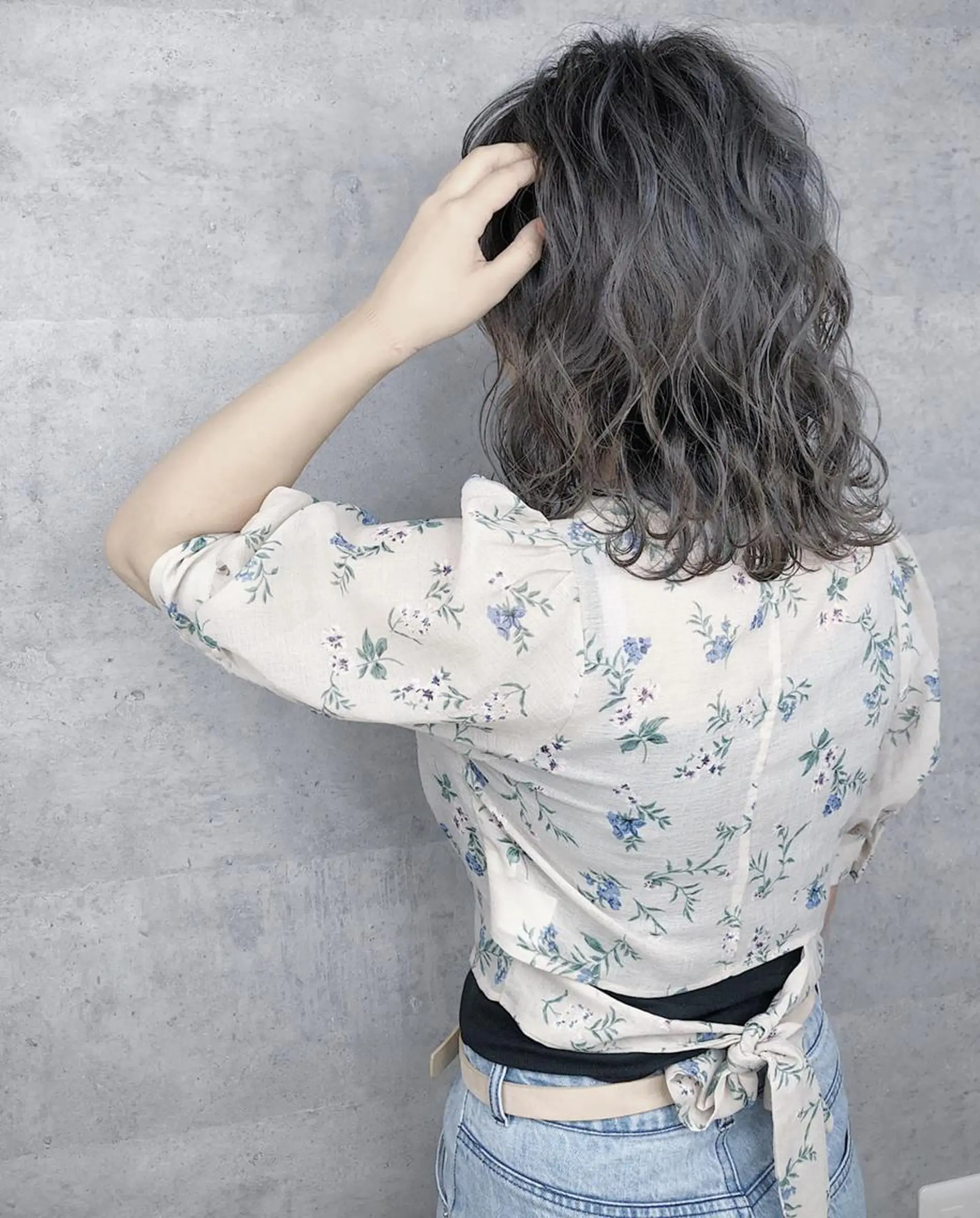 ミディアム カラー _WHITE 天王寺のヘアスタイル