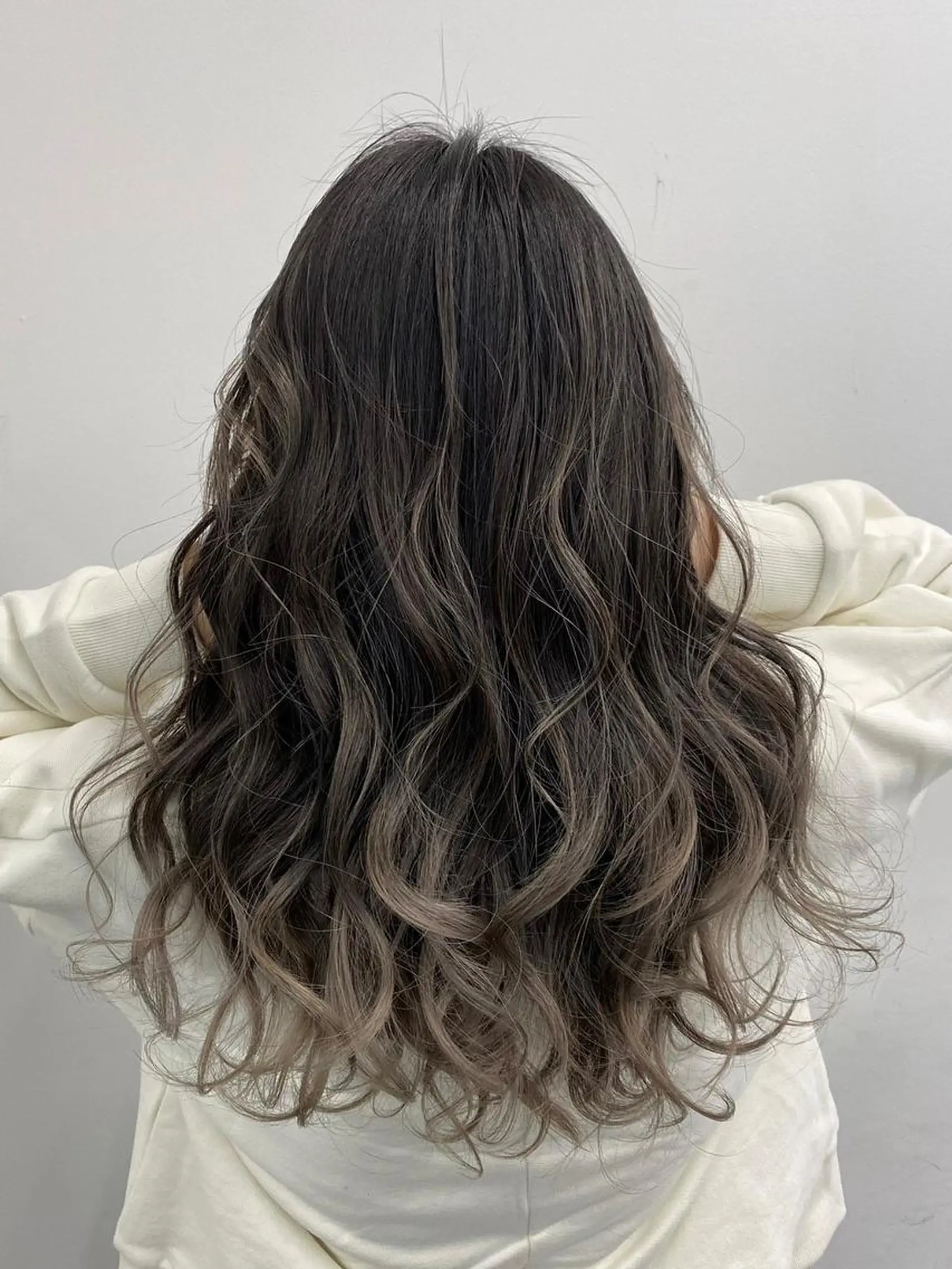 セミロング ウルフカット 公式 Ease by amble luxeのヘアスタイル