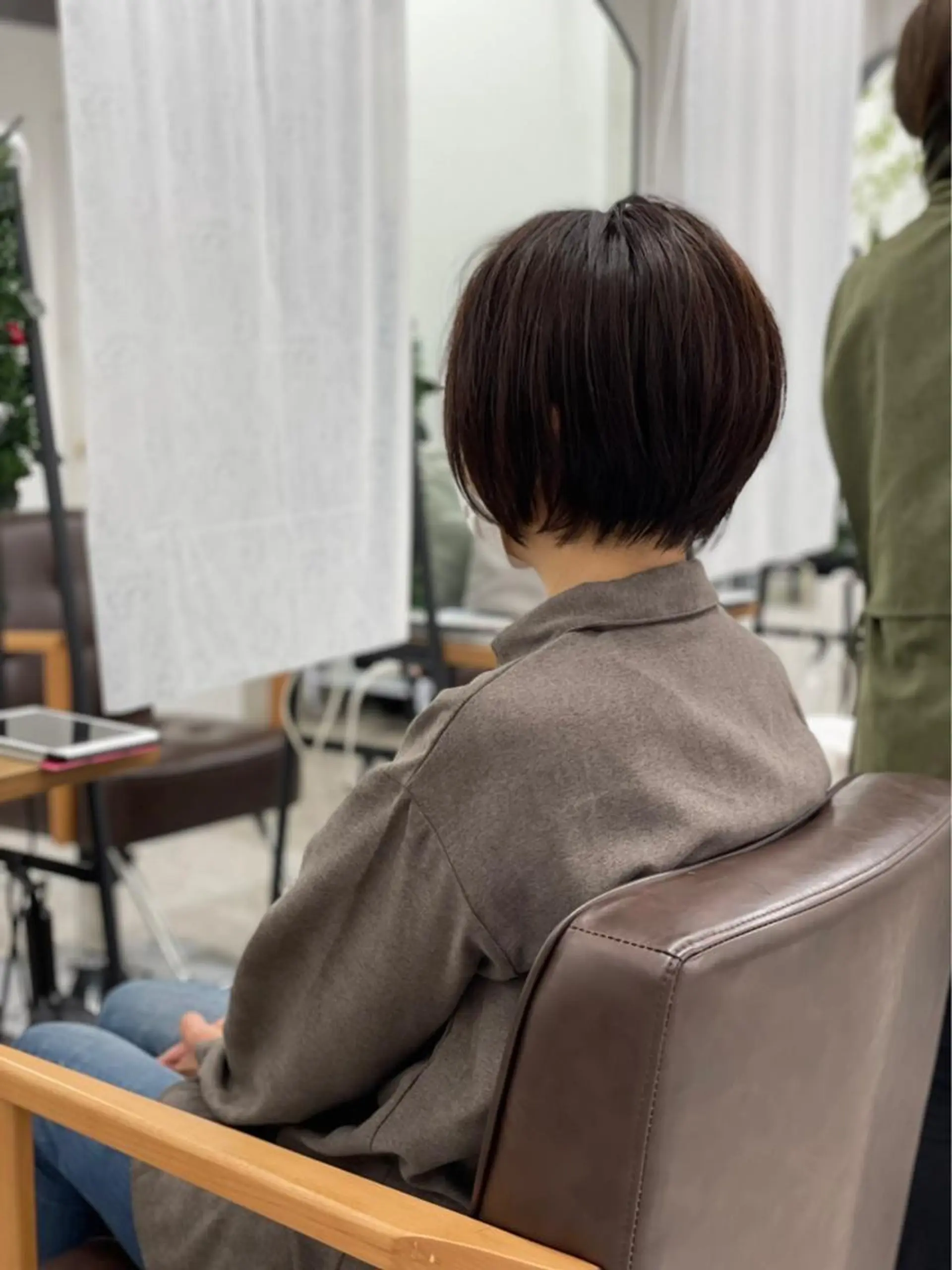 ショート カラー ハイライト&曲がる 縮毛矯正特化 玉置のヘアスタイル