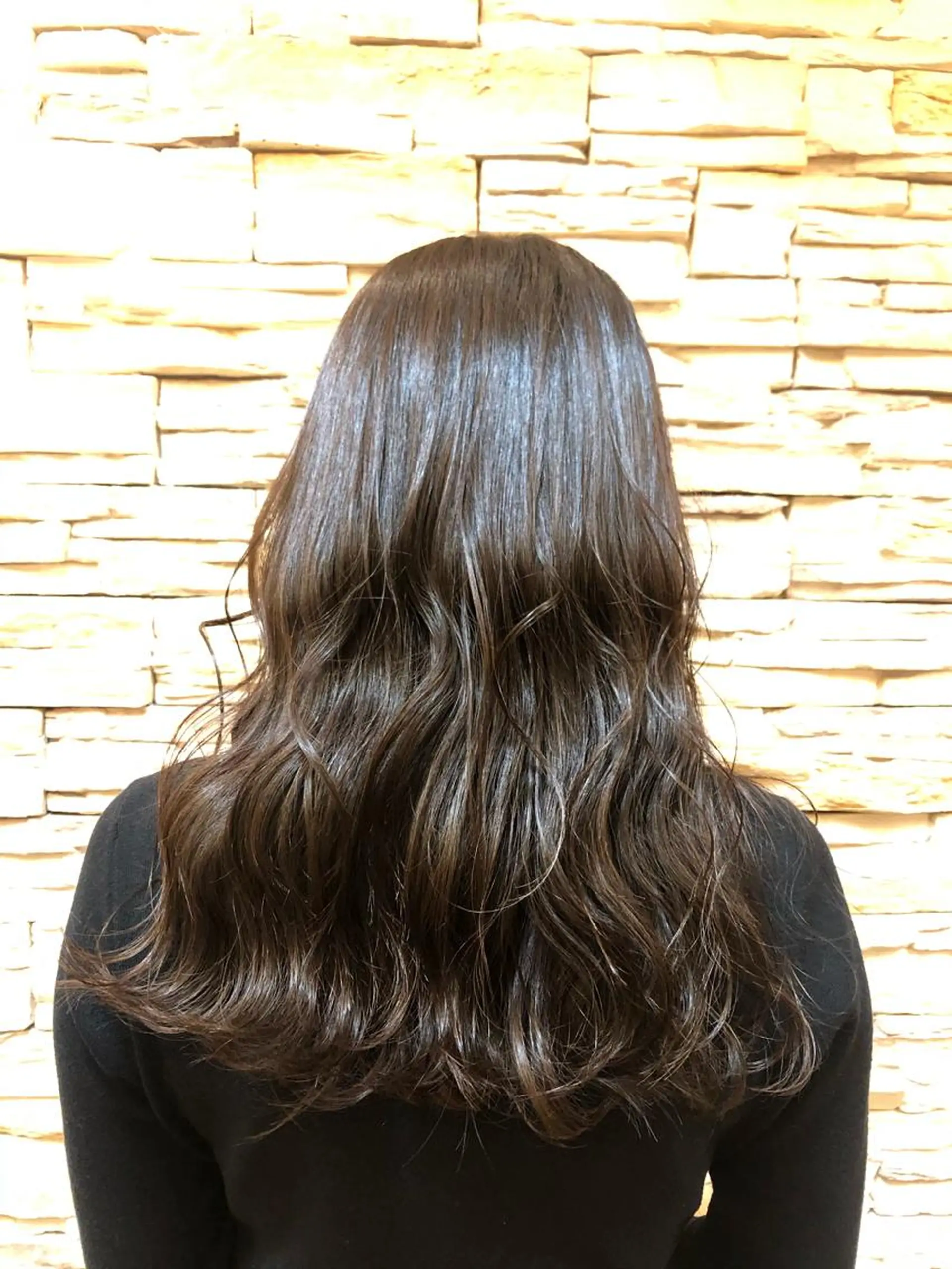 ロング 本多 美羽のヘアスタイル