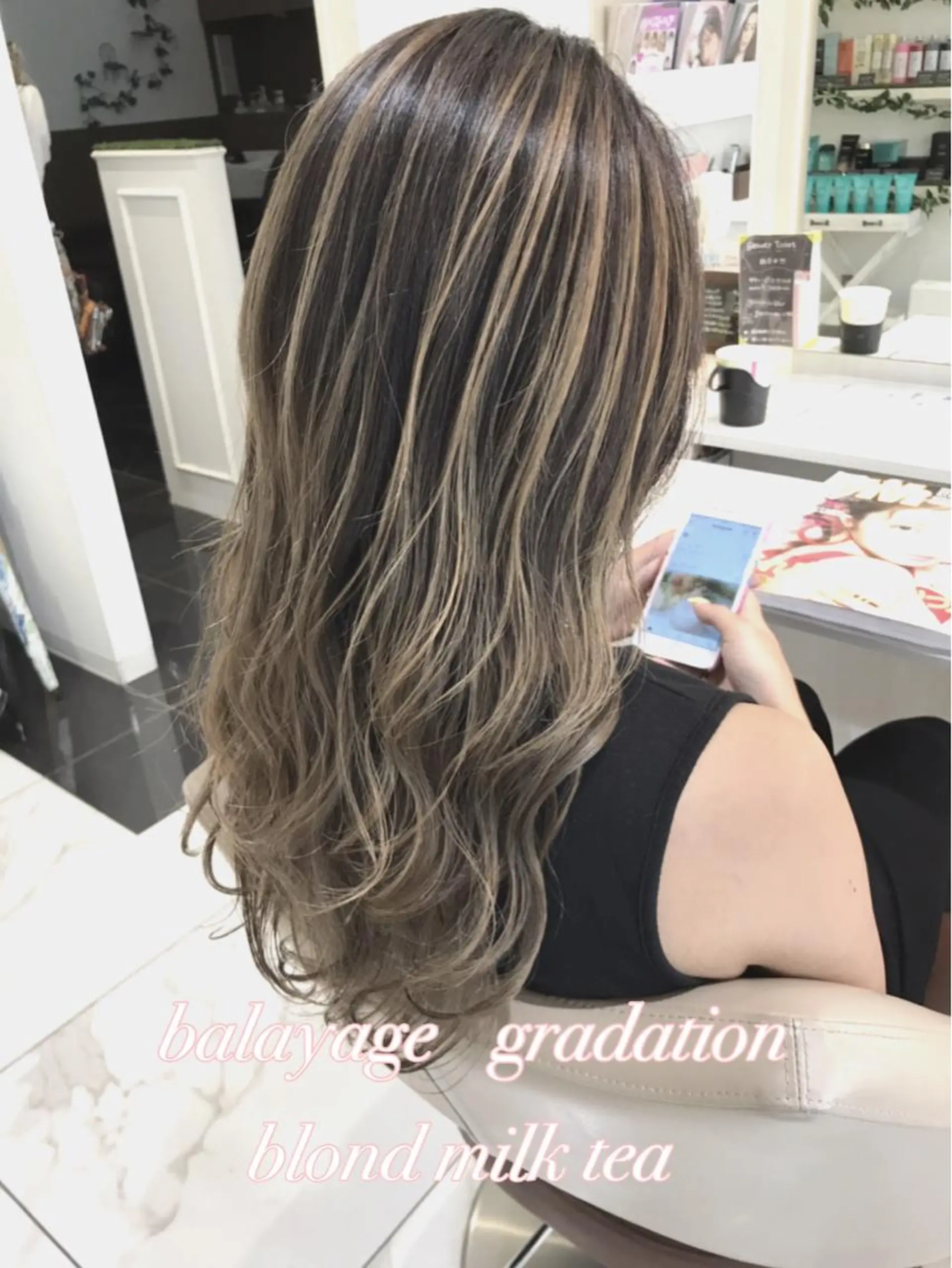 ロング カラー バレイヤージュ ベージュカラー ブロンド グラデーションカラー ミルクティーベージュ カット ヘアカラー 山崎俊輔/髪質改善 /バレイヤージュのヘアスタイル