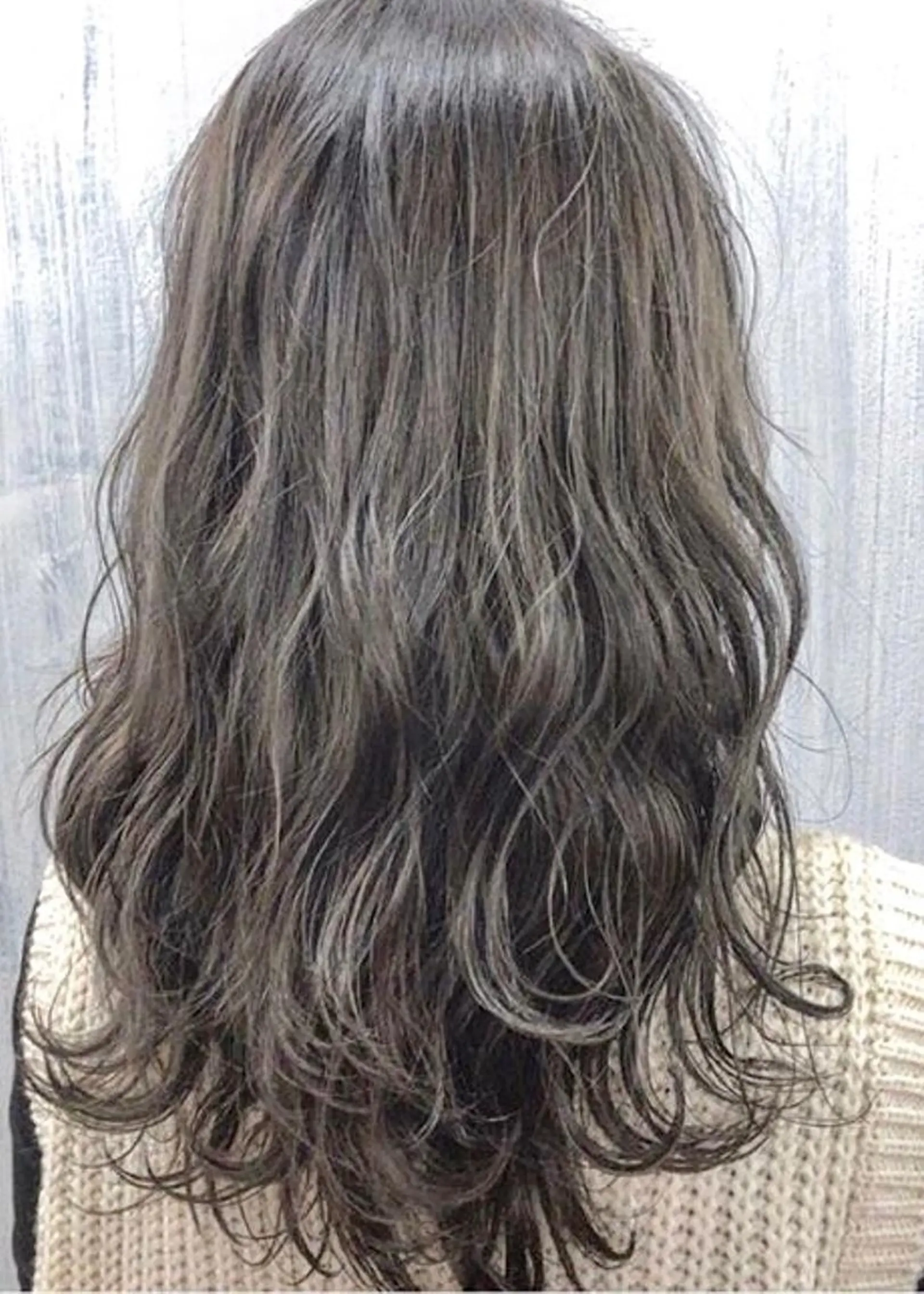 セミロング 外国人風カラー ハイライト 🌼たけや みのり🌿のヘアスタイル