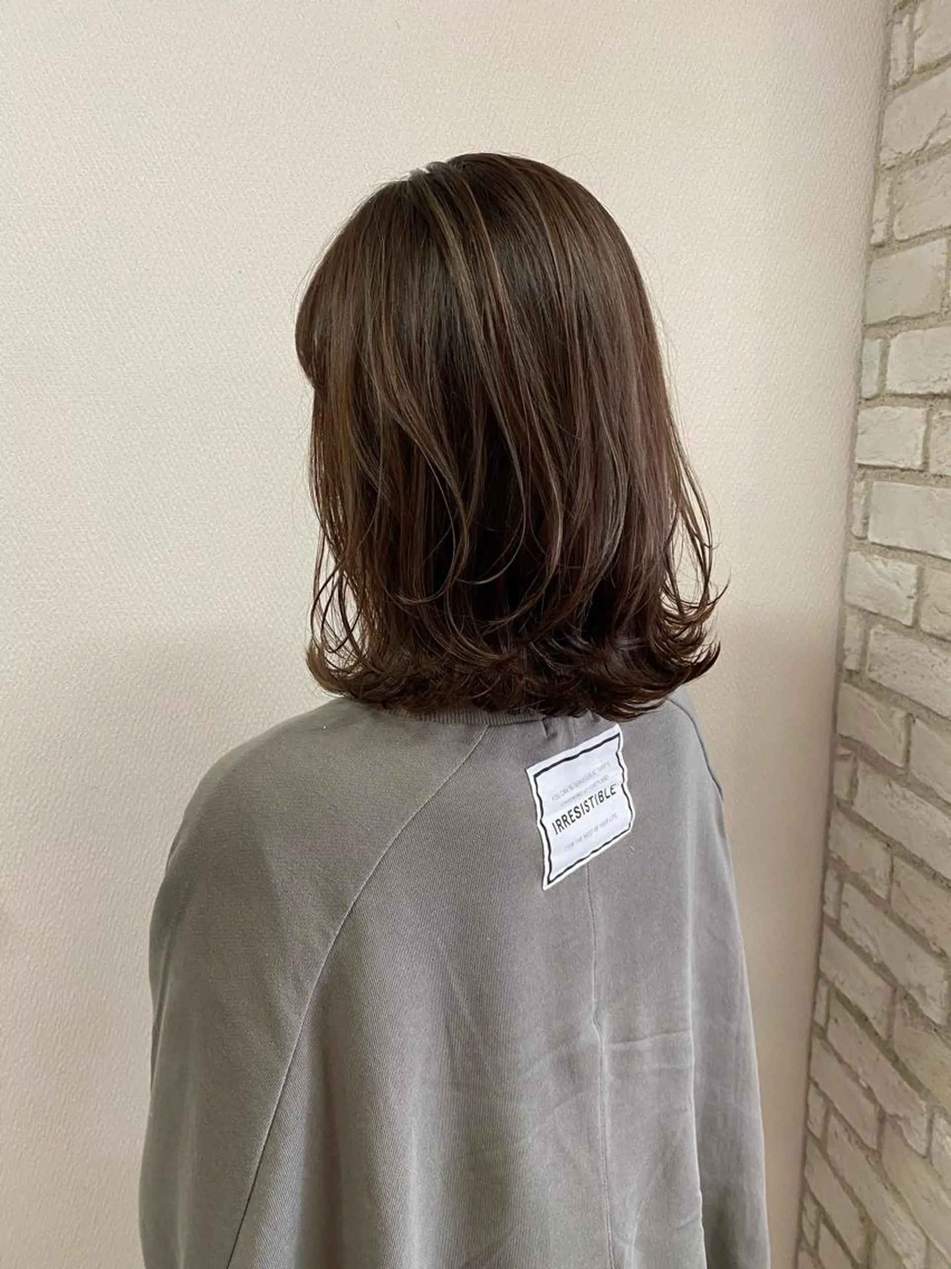 ミディアム 西元 亜由美のヘアスタイル