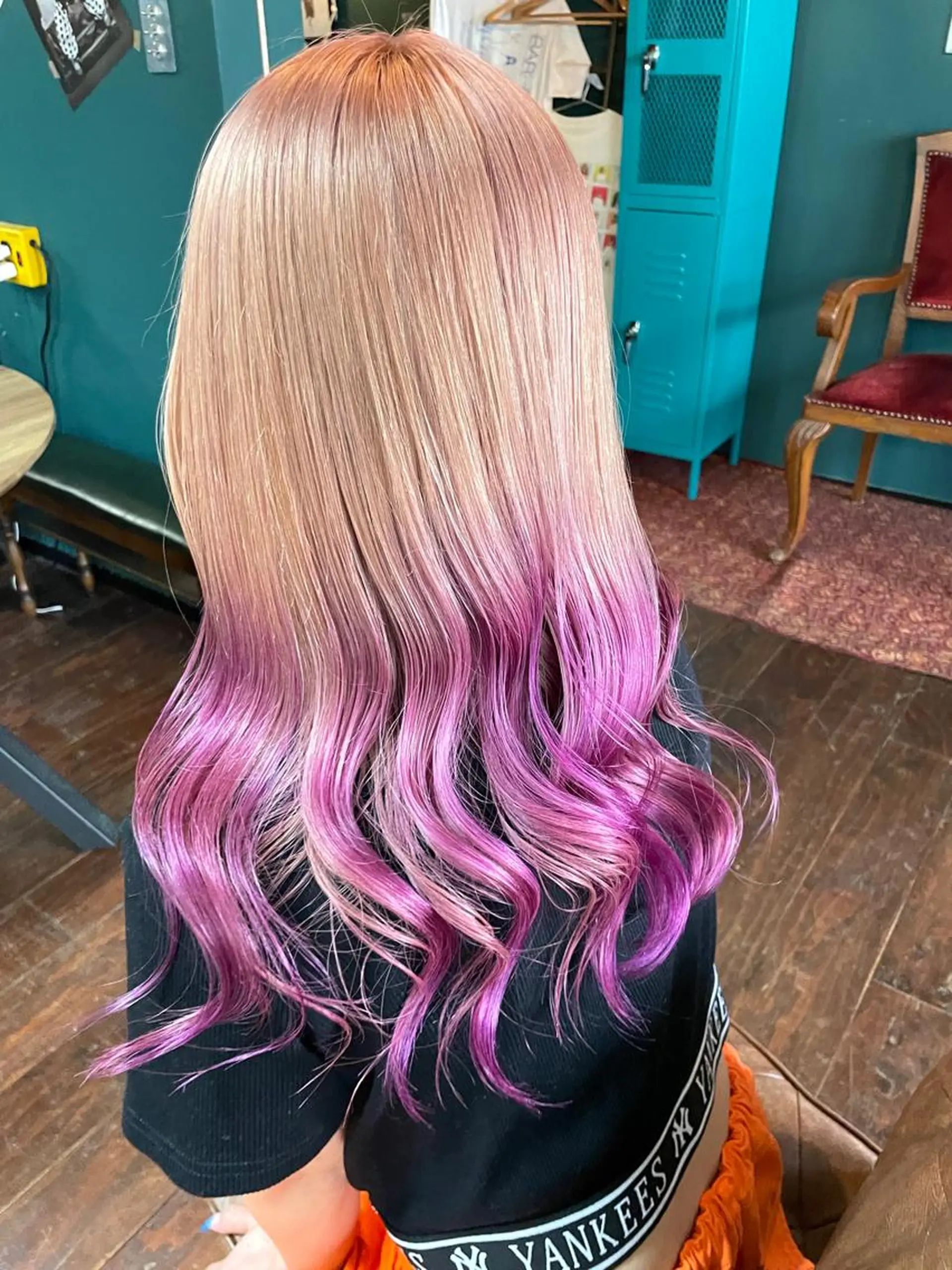 ロング パープルカラー カット ヘアカラー トリートメント vivre libre所属・vivre libreのヘアスタイル