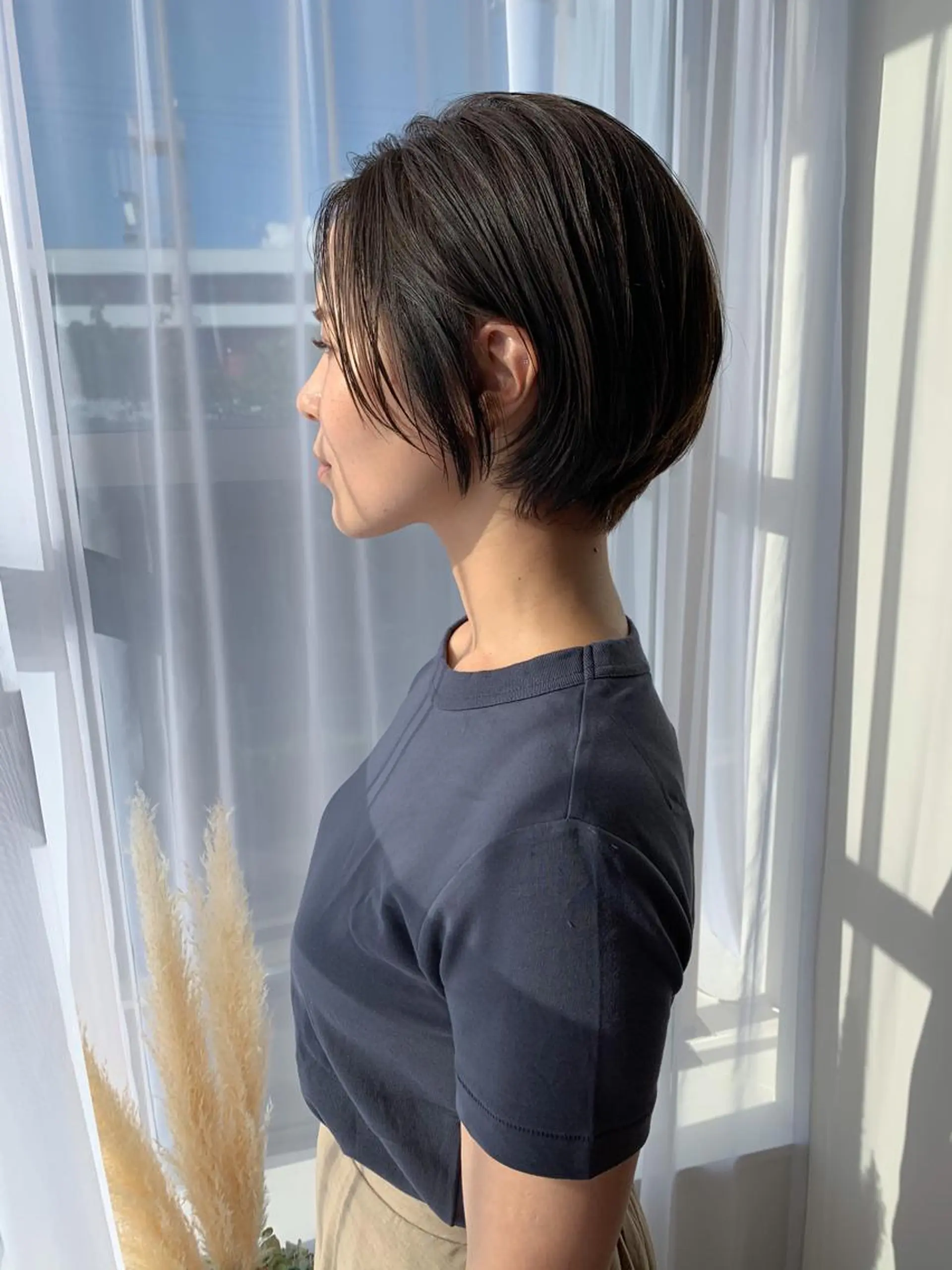 ショート カラー アッシュ ブリーチ ケアブリーチ 透明感カラー ダブルカラー カット トリートメント モリシュンスケ /レイヤー/髪質改善のヘアスタイル