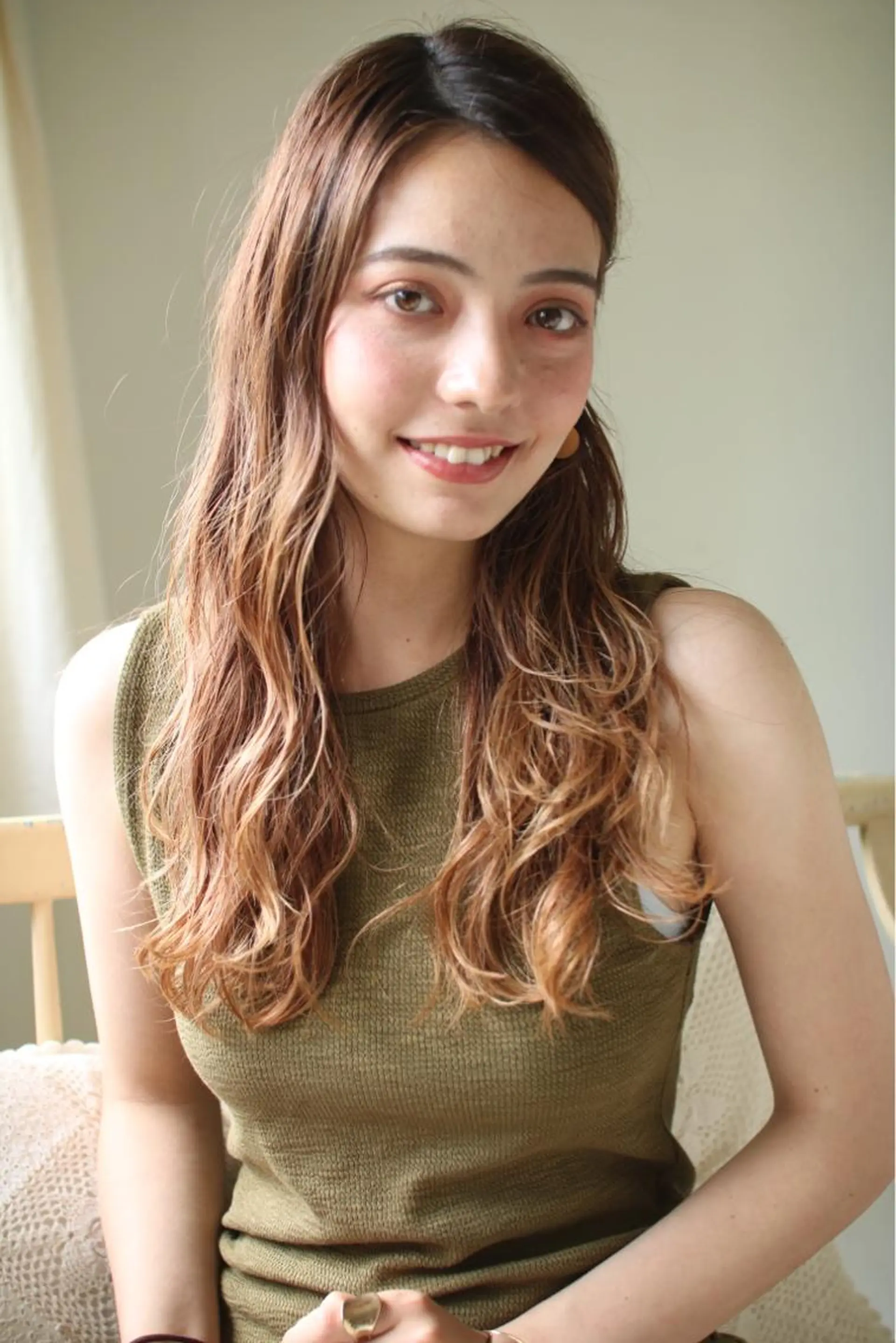 ロング カラー パーマ ヘアアレンジ カット ヘアカラー トリートメント ヘアセット レイヤー＆カラー 人気美容師倉崎涼のヘアスタイル