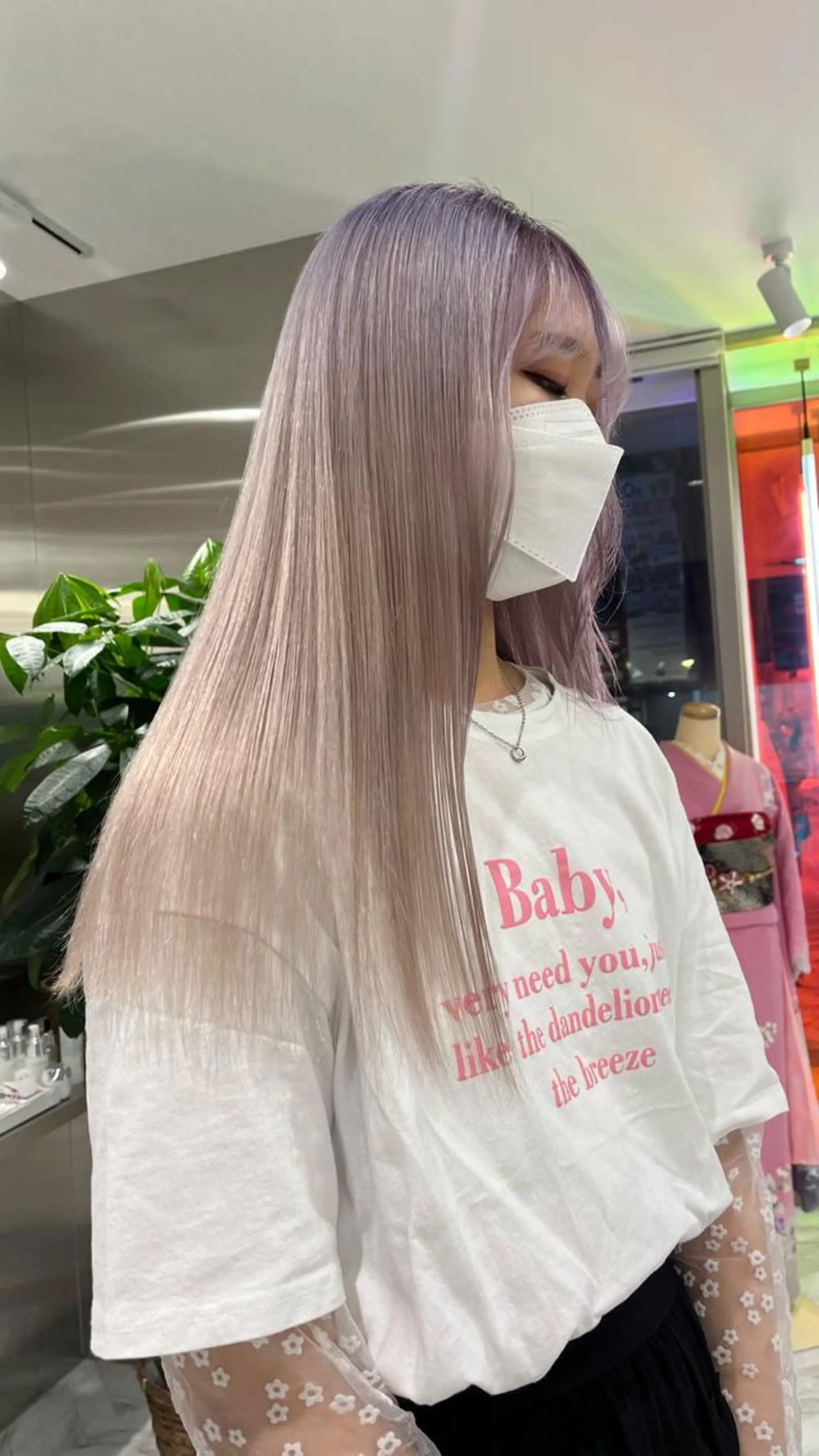 ロング カラー ヘアアレンジ シルバー ホワイトシルバー ヘアカラー mai🤍縮毛酸性ス トレート/アイリストのヘアスタイル