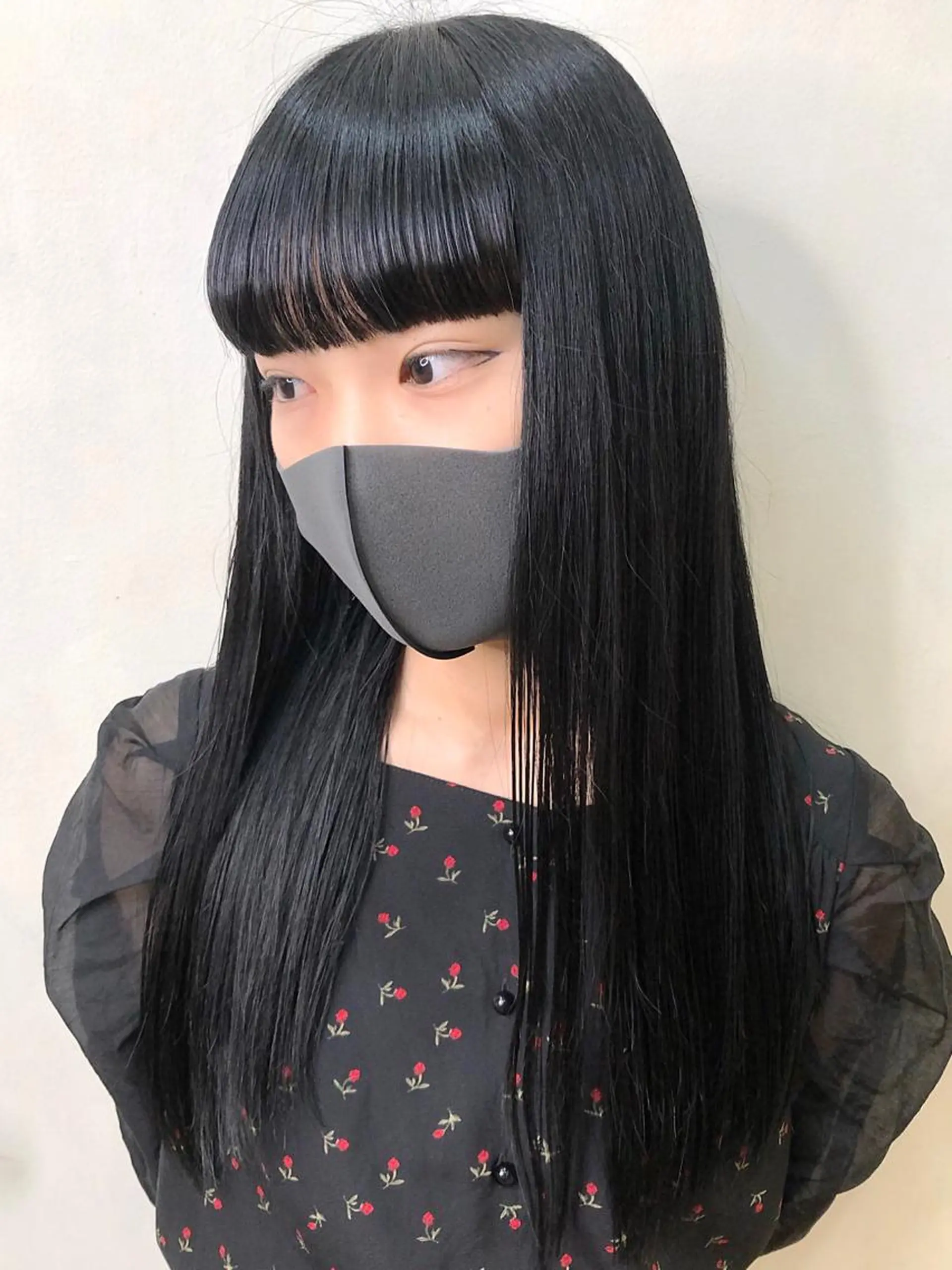 ロング カラー 黒髪 ブルーカラー ブルーブラック ロング カット ヘアカラー トリートメント SALOWIN所属・ブリーチ✨ ボブ✨レイヤーのヘアスタイル