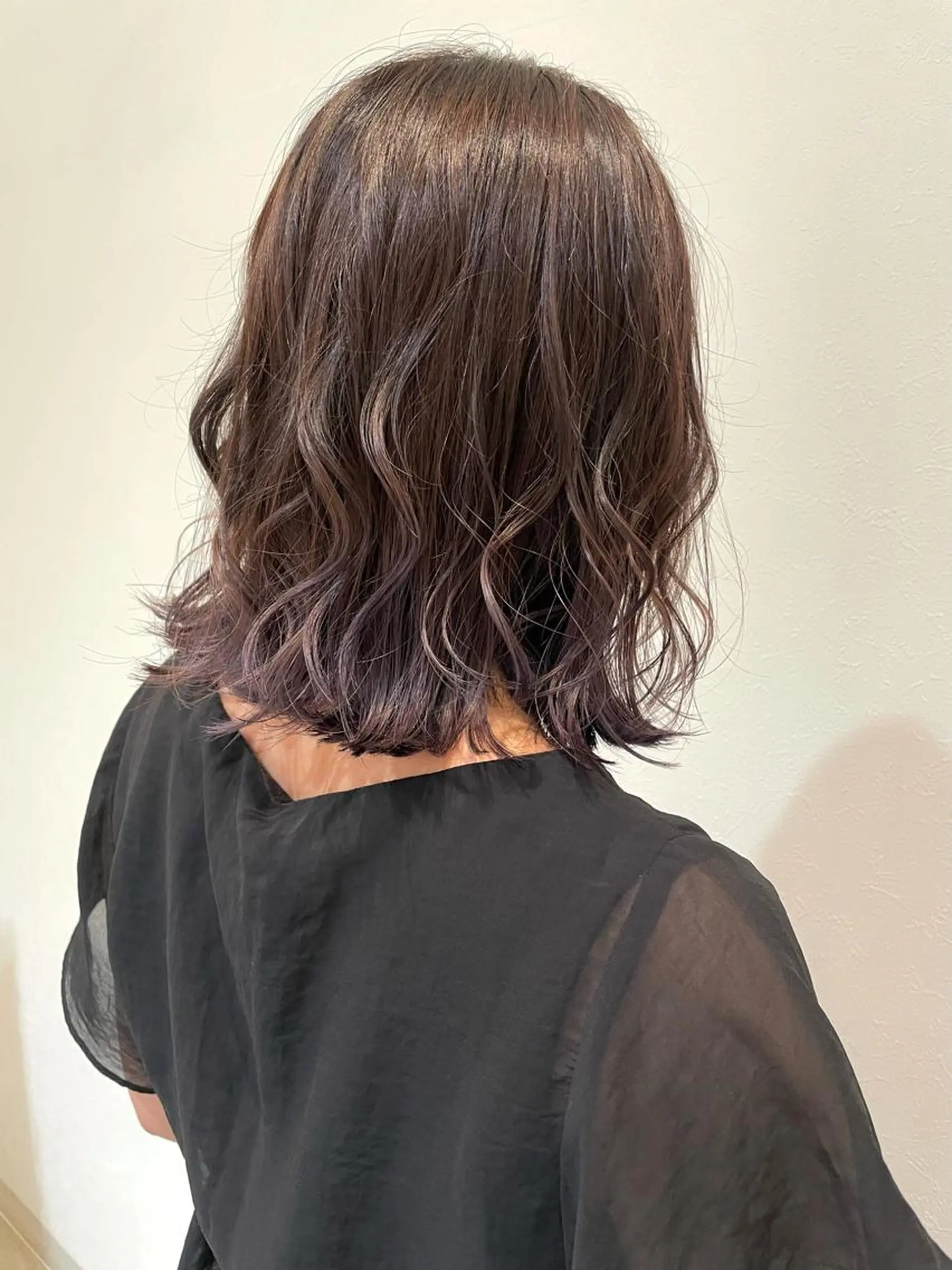 カラー 新谷 玲日のヘアスタイル