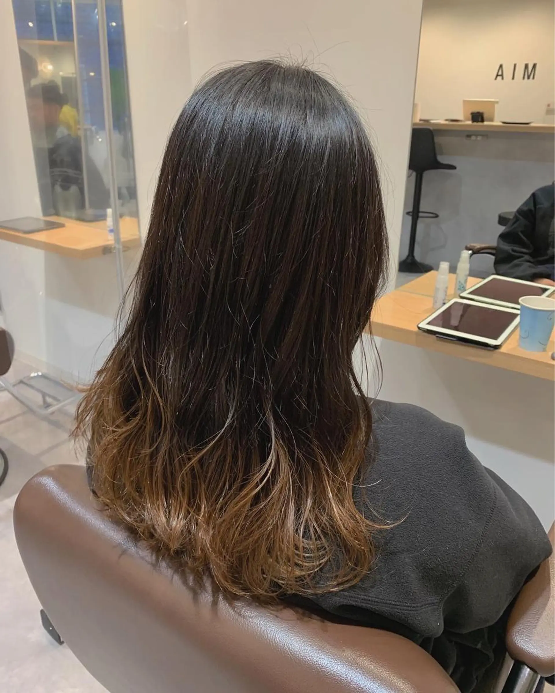 セミロング カラー MIA 菅原のヘアスタイル