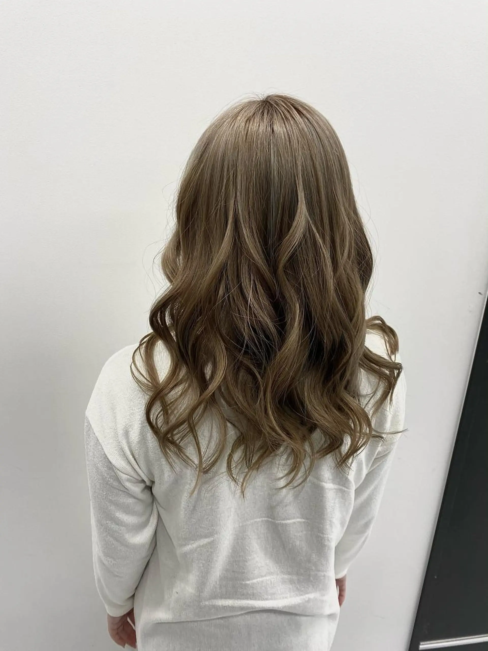 ミディアム カラー 三戸 修平のヘアスタイル