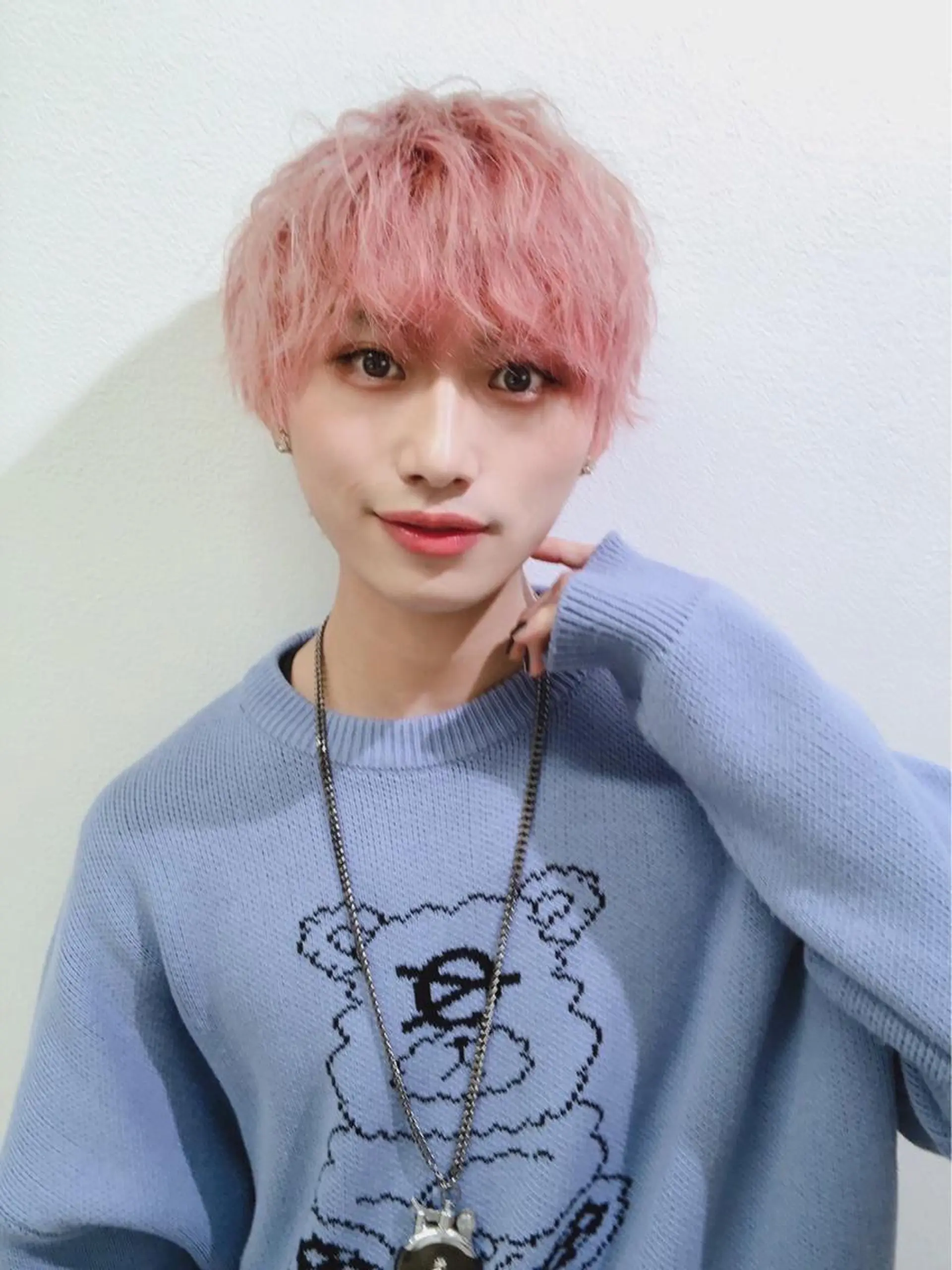 カラー 秋葉原オタク向け美容室OFF-KAi!!所属・渡部凌我 小顔ウルフ ハイトーンカラーのヘアスタイル