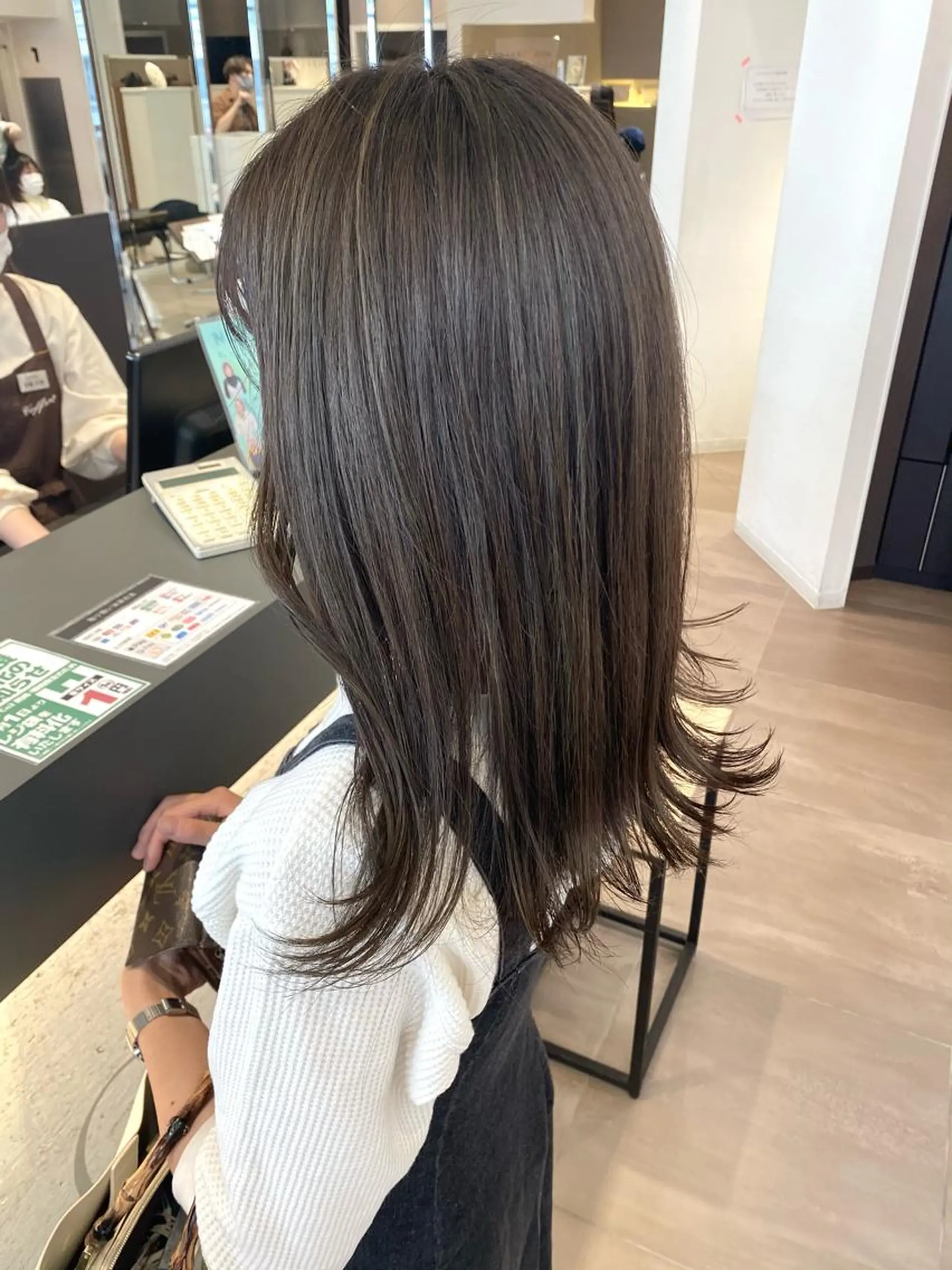 セミロング カット ヘアカラー トリートメント ✨10000円以内で 叶う艶髪✨のヘアスタイル