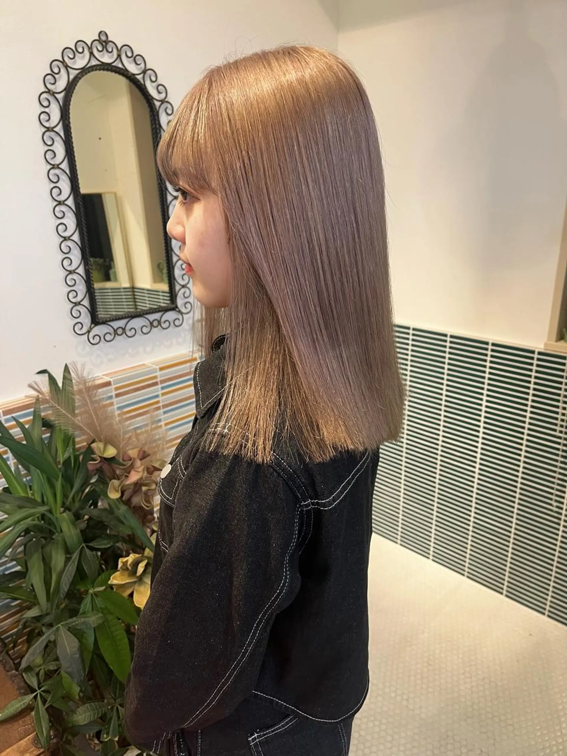 ミディアム カラー ブリーチ ヘアカラー トリートメント 🩷ハイトーン透明感 レイヤー🩷ユリカのヘアスタイル