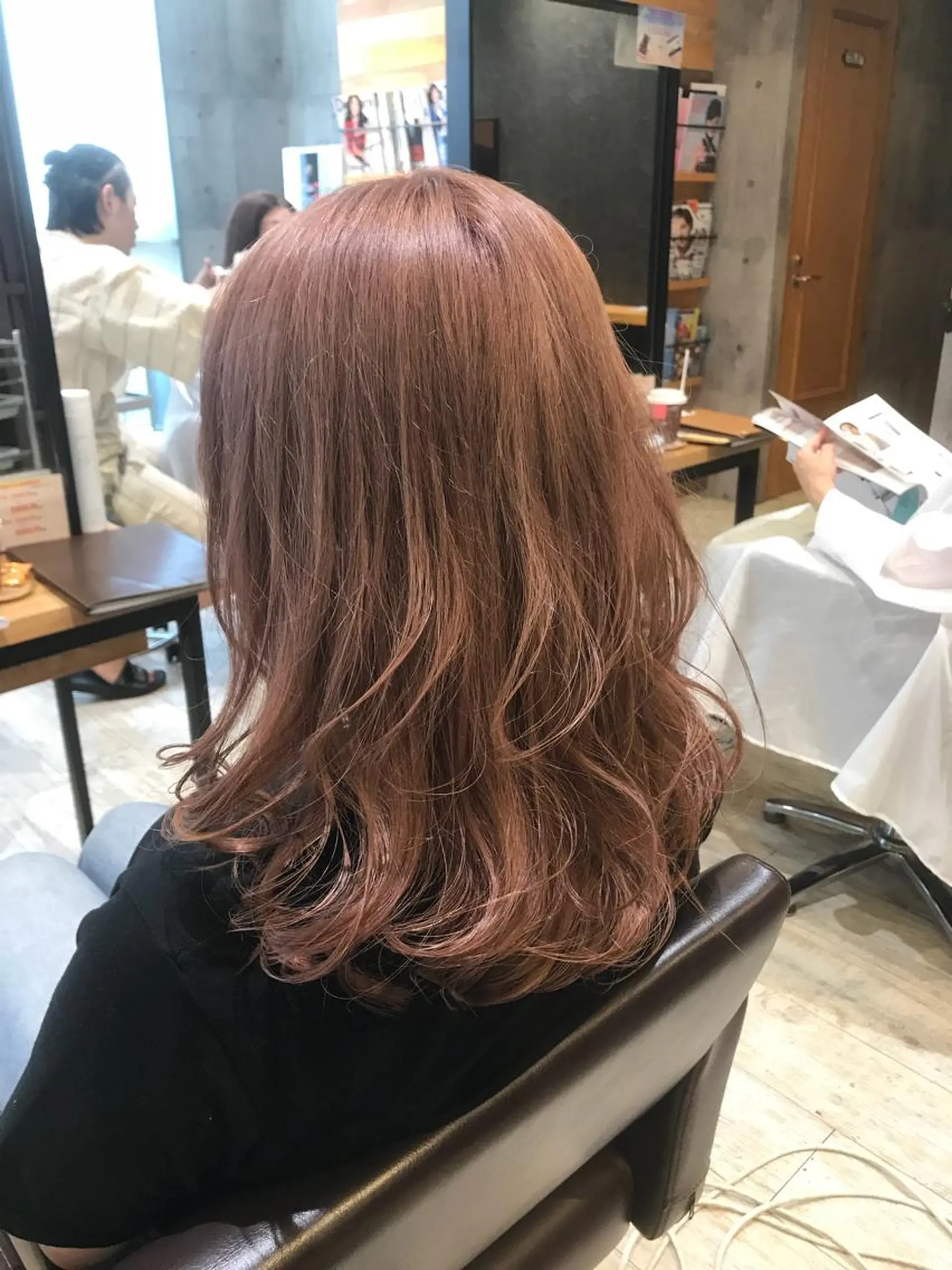 セミロング カラー パーマ ヘアアレンジ メンズ キッズ ネイル マツエク・マツパ メンズブリーチ ブリーチ ヘアカラー トリートメント MODEK's西宮店 マネージャー神道有基のヘアスタイル
