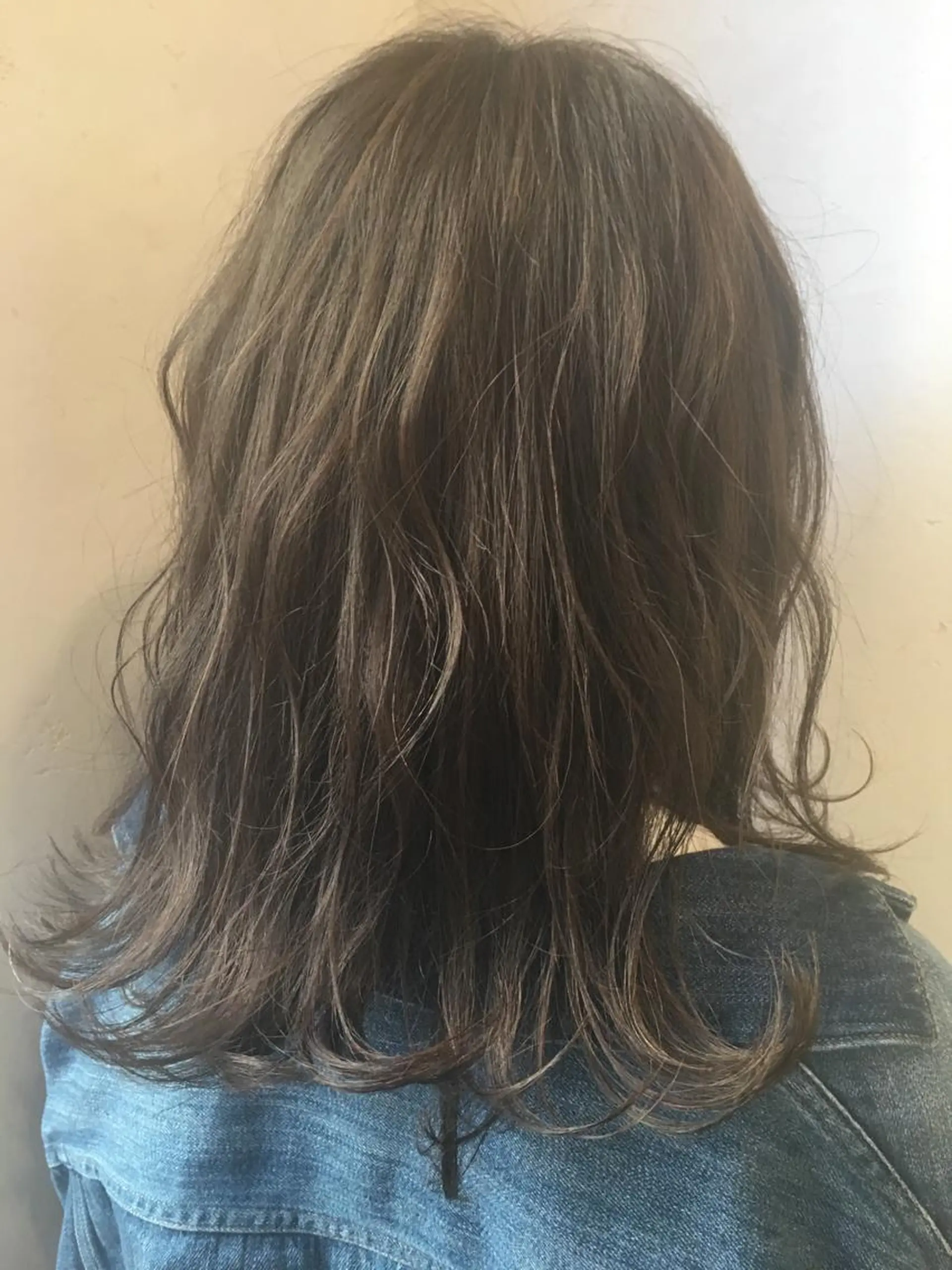 セミロング カラー ベージュカラー グレージュ TOWA 野村　コウダイのヘアスタイル