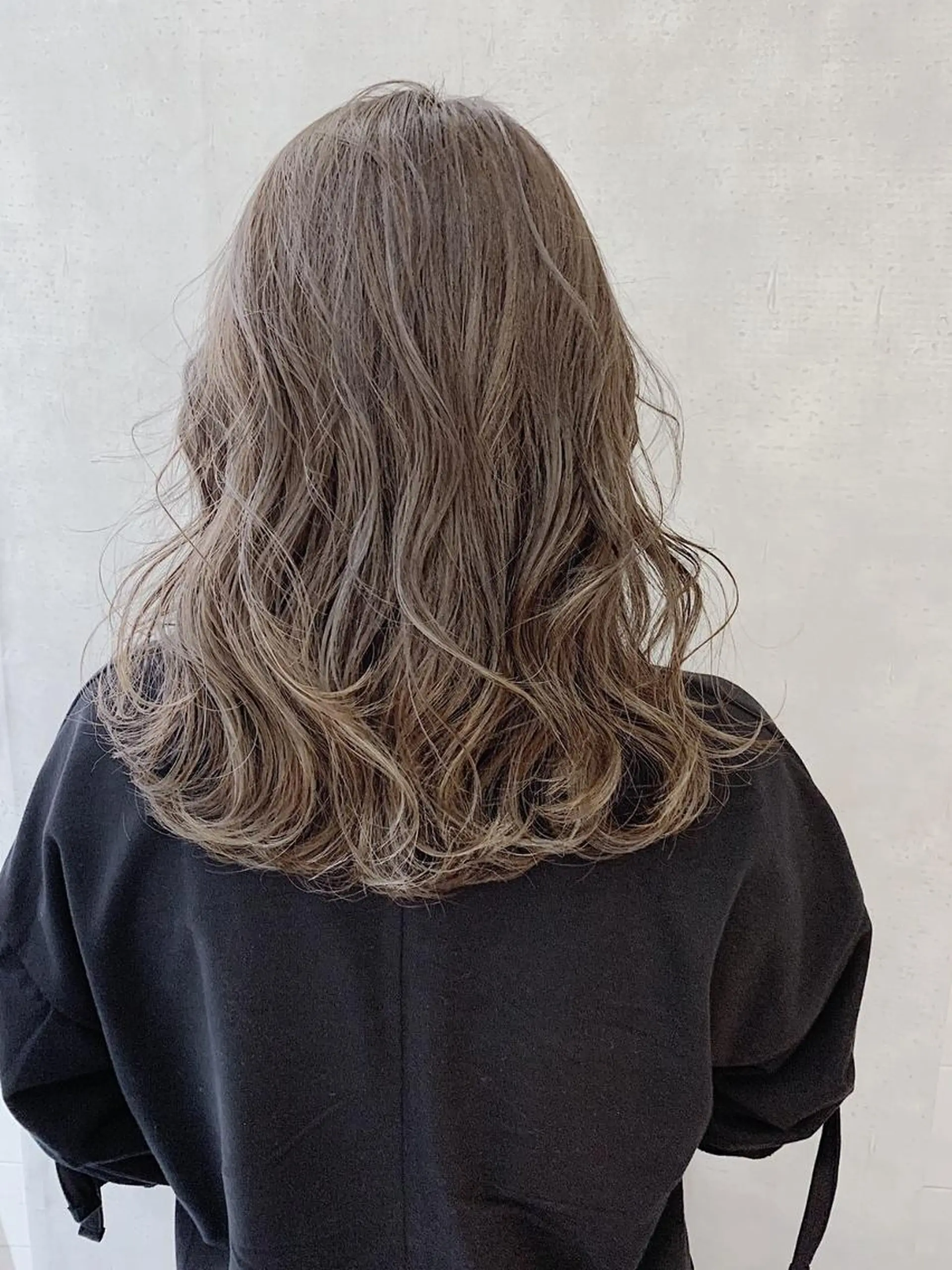 ミディアム MOU namba ムウナンバのヘアスタイル