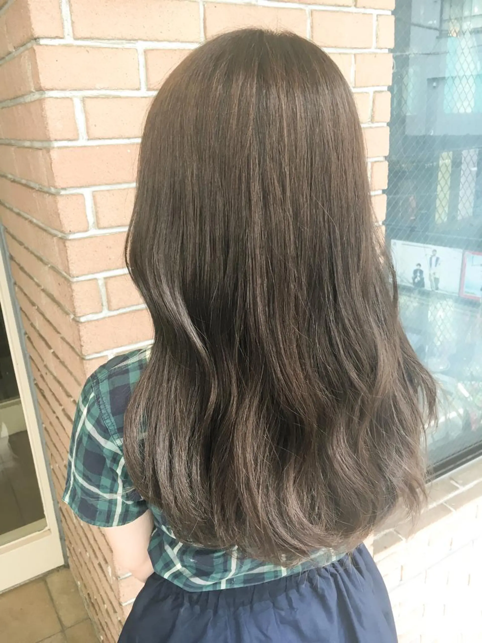 セミロング カラー グレージュ 北條 優輝のヘアスタイル