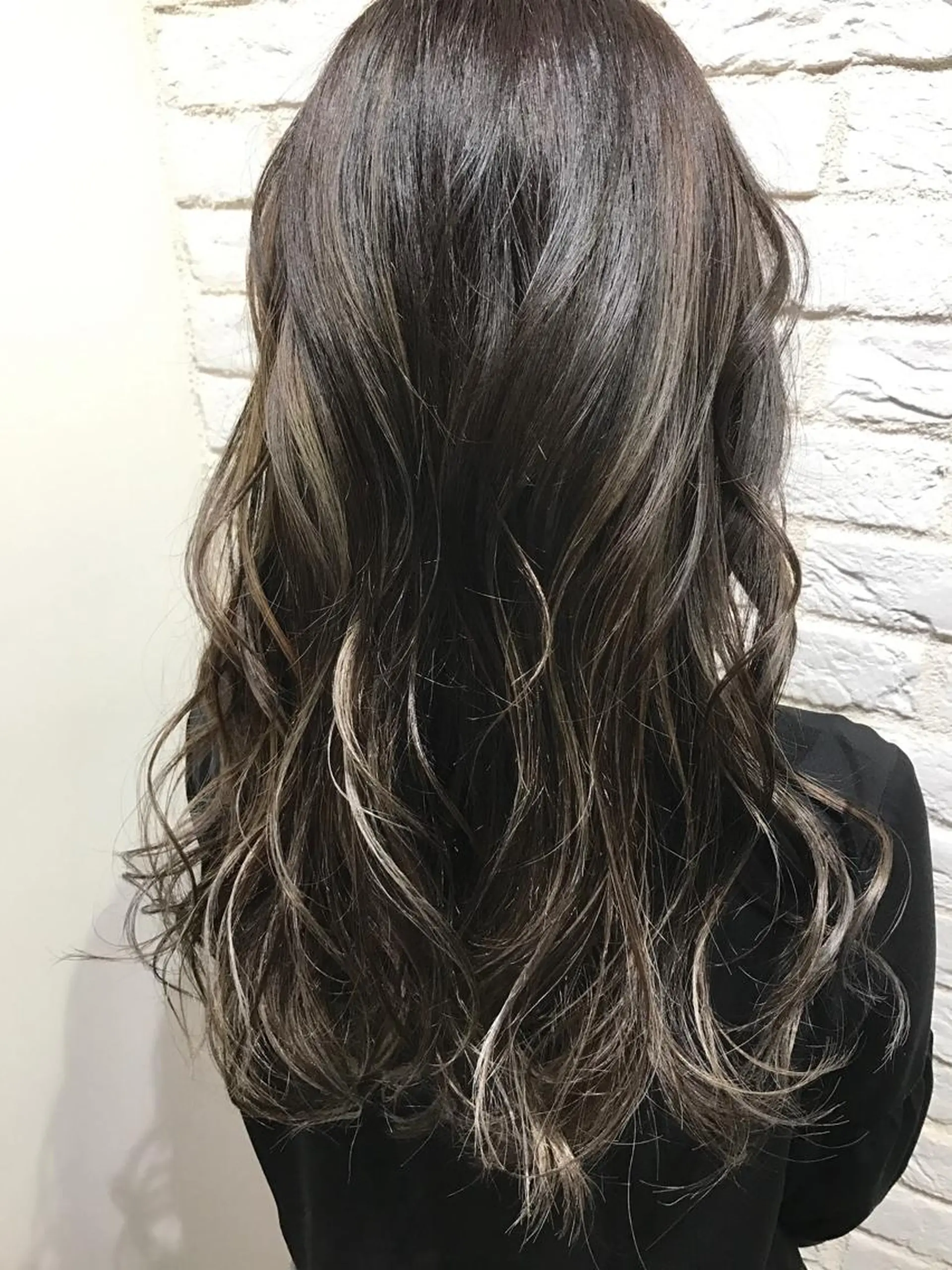 ロング カラー Neale. yumiのヘアスタイル