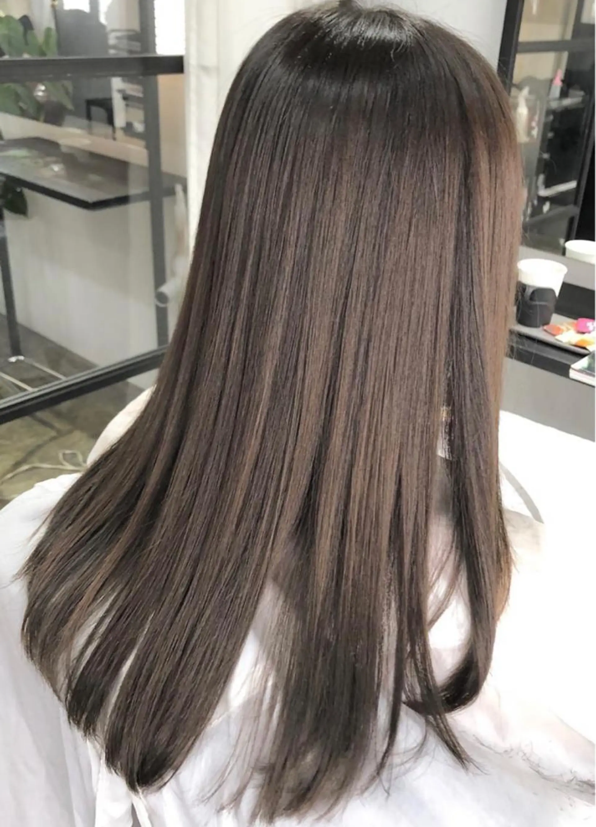 カラー オリーブカラー LOANA ROPPONGI所属・LOANA六本木 比嘉翼のヘアスタイル