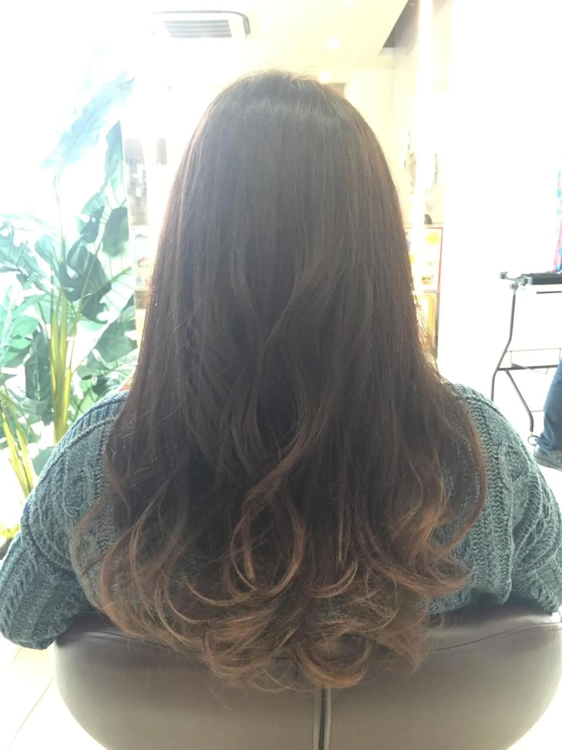 ロング カラー グラデーションカラー 松本 明日可のヘアスタイル