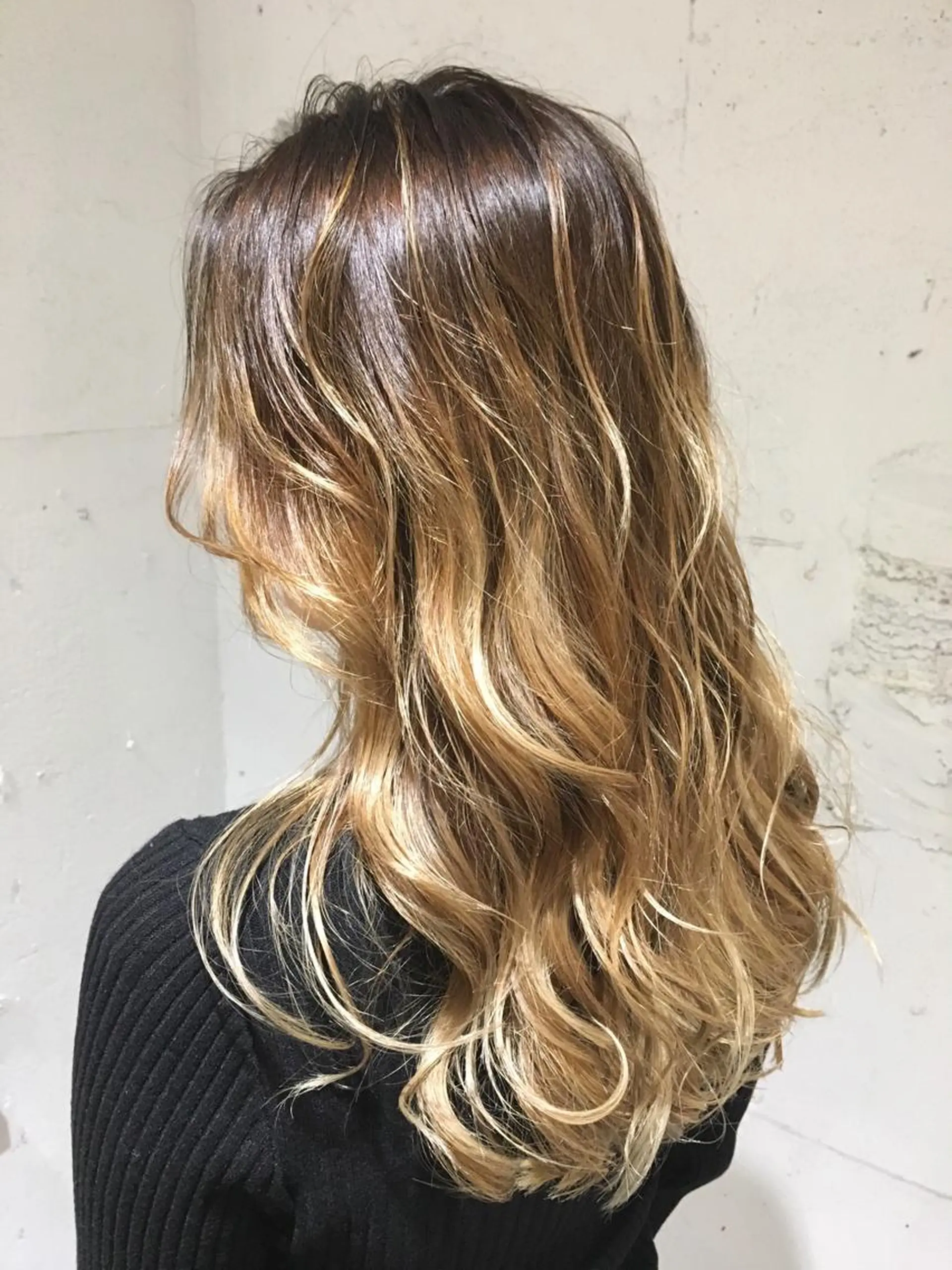 ロング カラー バレイヤージュ ベージュカラー ブリーチ 外国人風カラー レイヤーカット カット ヘアカラー トリートメント 💈平島 拓也💈のヘアスタイル