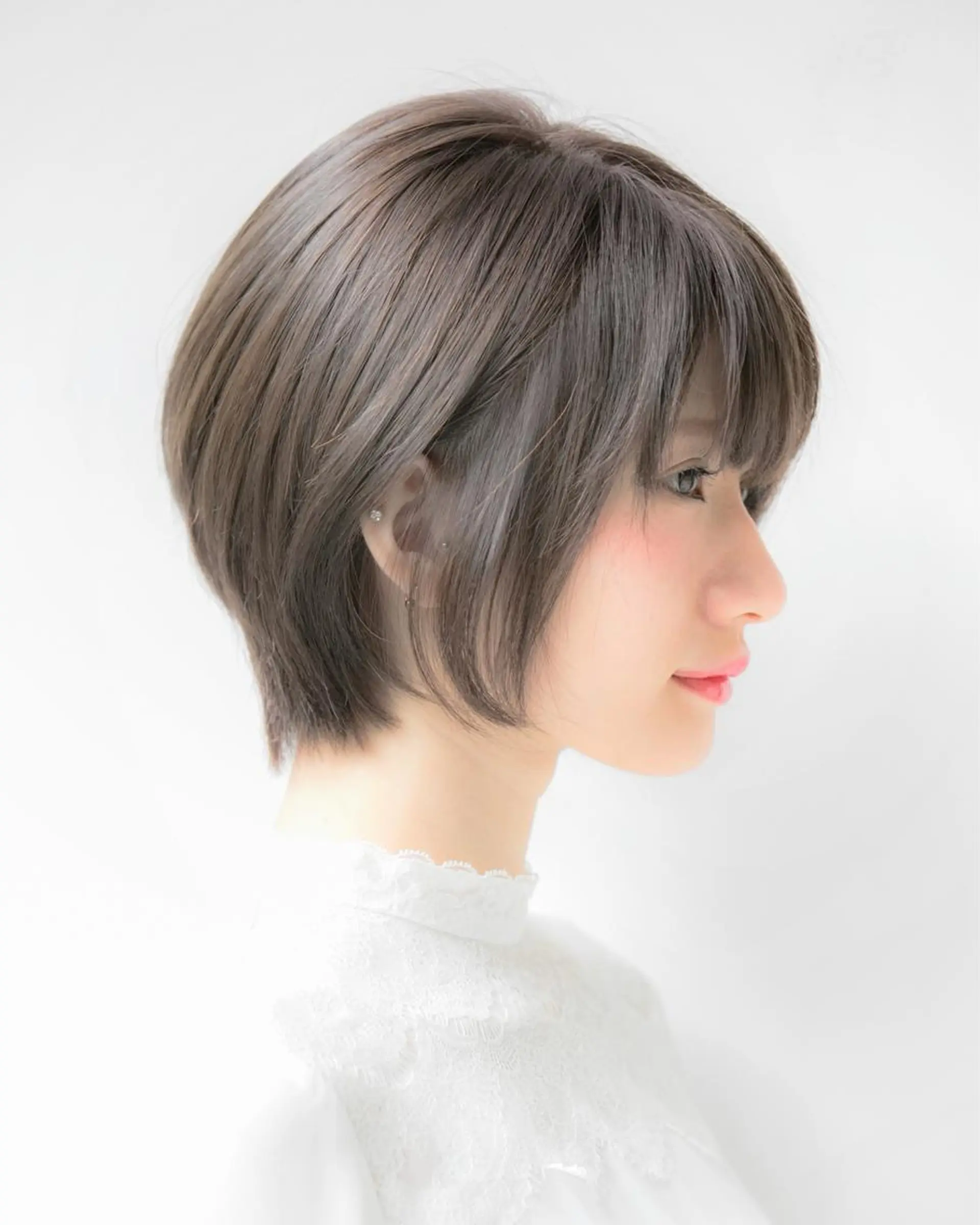 ショート カラー グレージュ バイオレットカラー くびれヘア ショートヘア カット ヘアカラー トリートメント 💎小顔前髪& カラー💎片桐雄一のヘアスタイル