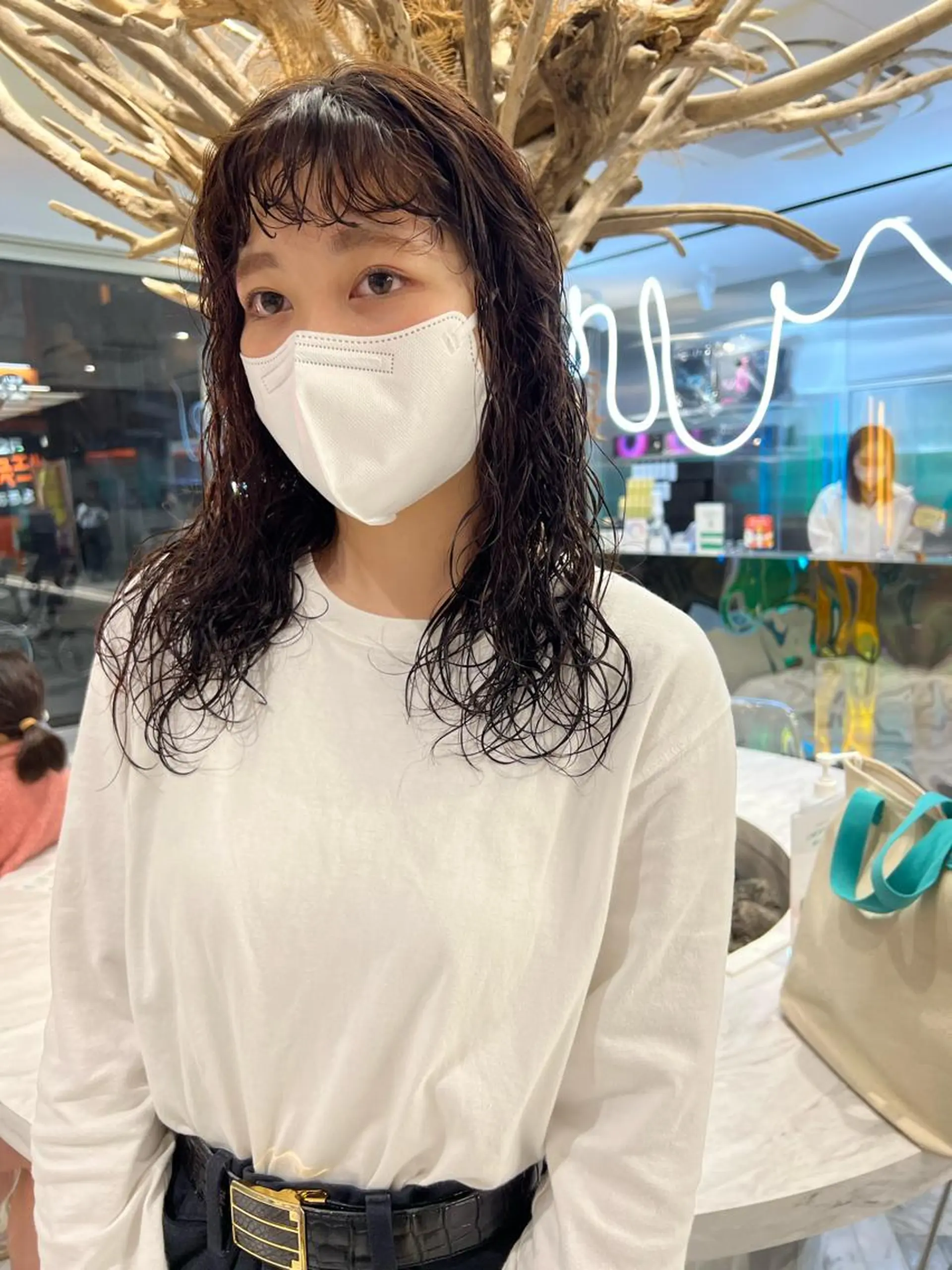 セミロング カラー パーマ ヘアアレンジ メンズ キッズ ネイル マツエク・マツパ viewstokyo所属・mana 暖色カラーカットのヘアスタイル