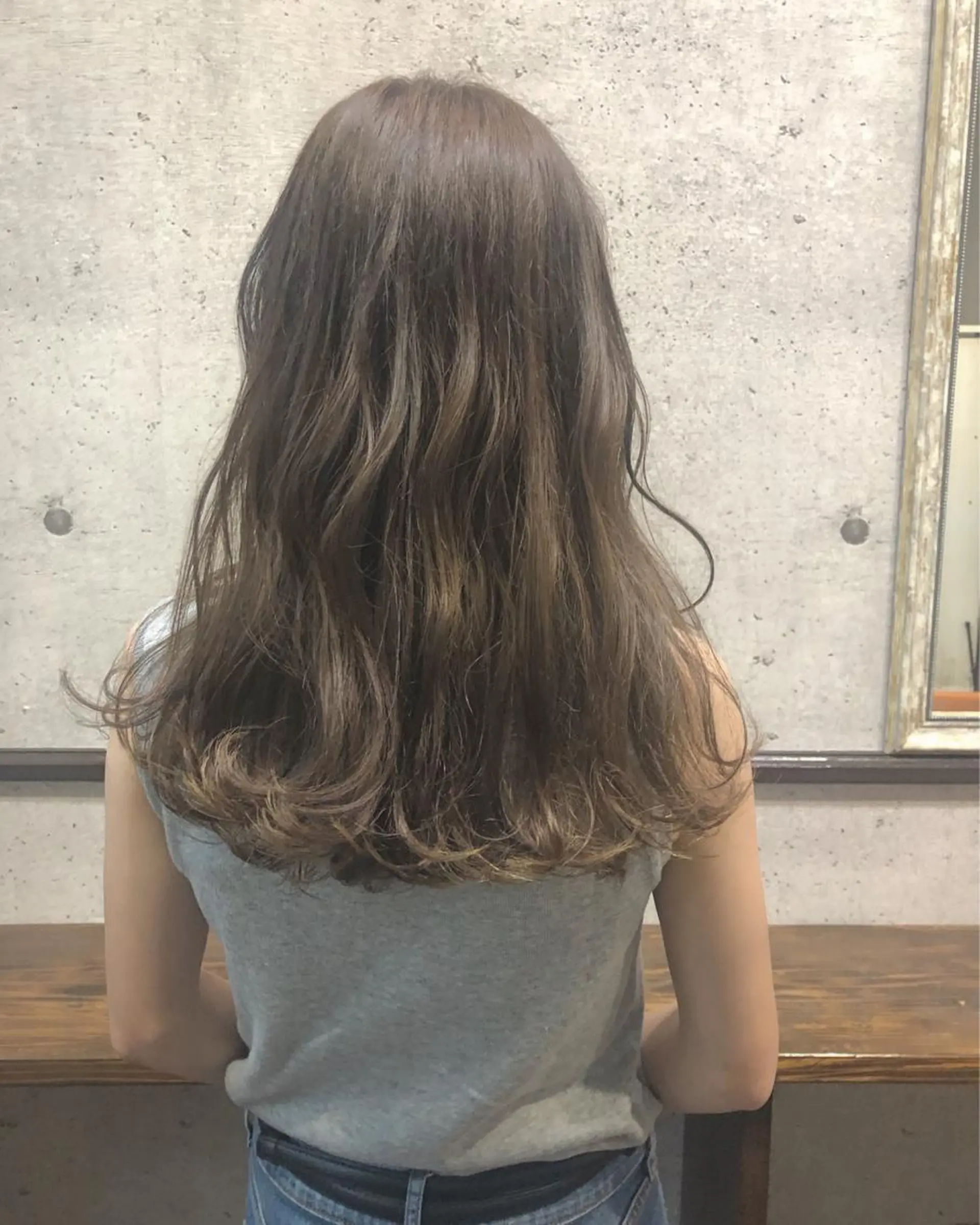 セミロング カラー ブリーチ ブリーチなしカラー カット ヘアカラー 縮毛矯正 トリートメント 江原 彩華のヘアスタイル