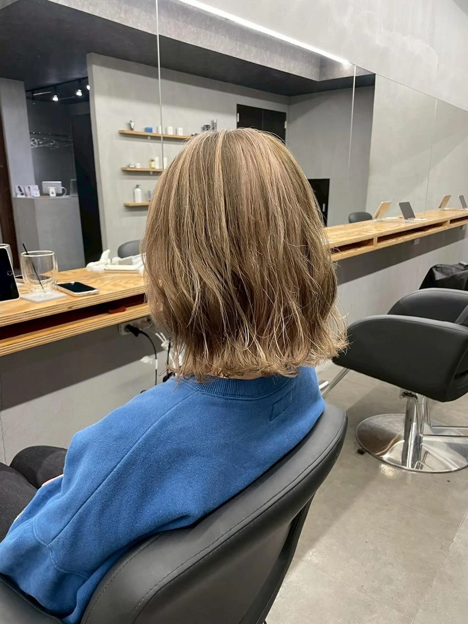 ミディアム カット ヘアカラー トリートメント N 【エヌ】のヘアスタイル