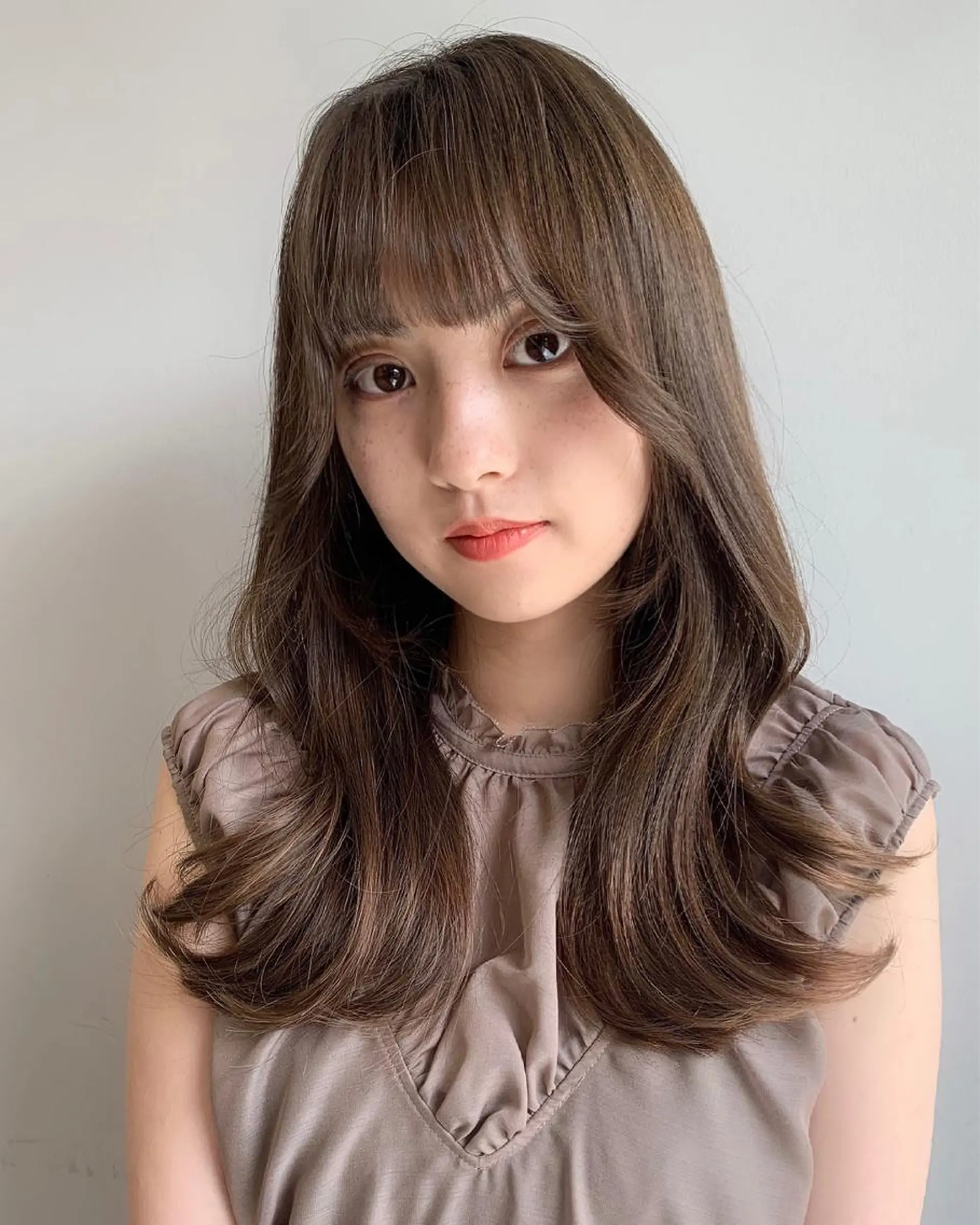 セミロング カラー 透明感/オリーブ/ グレージュ/YUKAのヘアスタイル