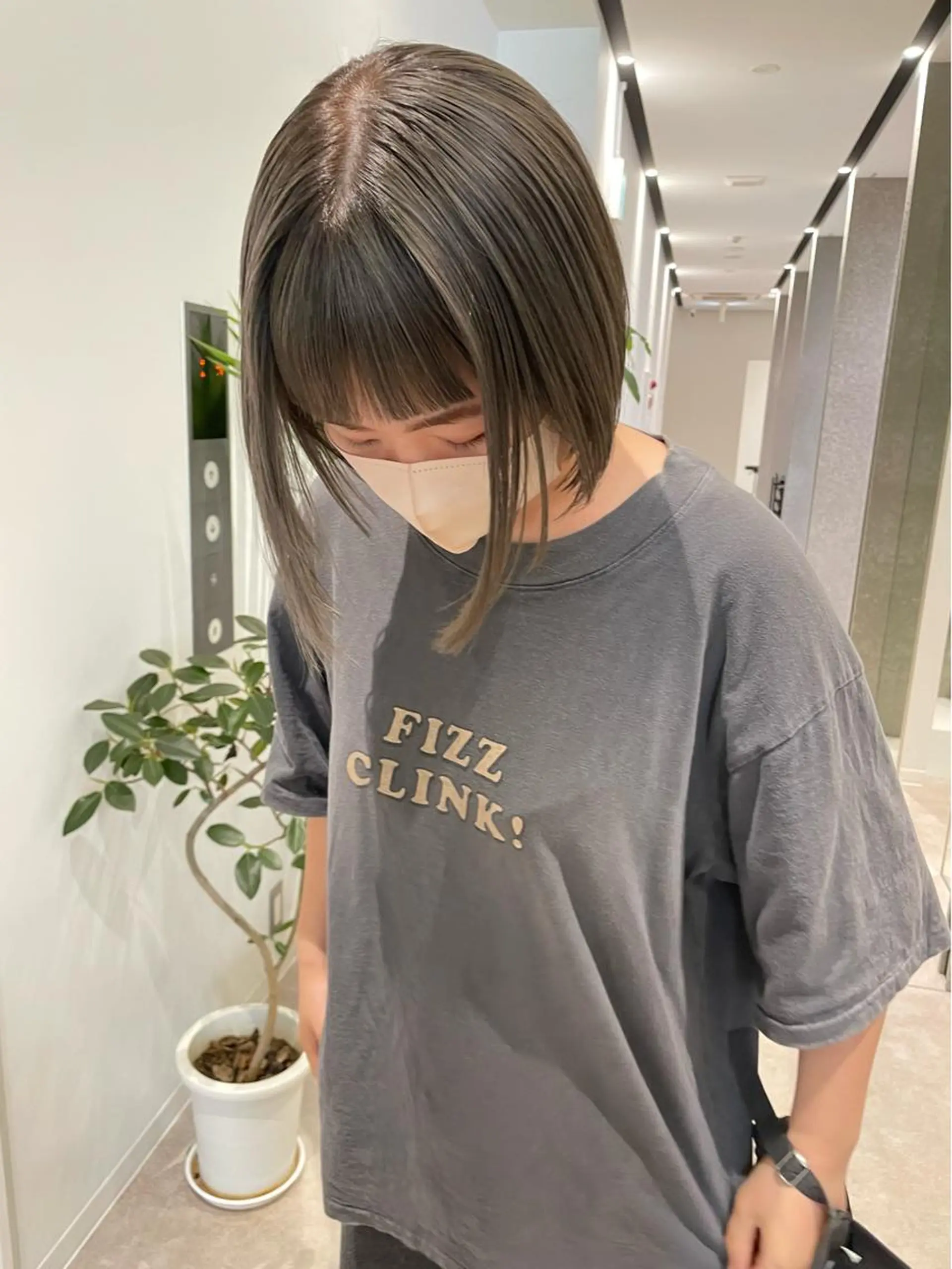 ミディアム カラー ブリーチ オリーブグレー ボブ ベージュ🤎透明感 カラー🤎anriのヘアスタイル