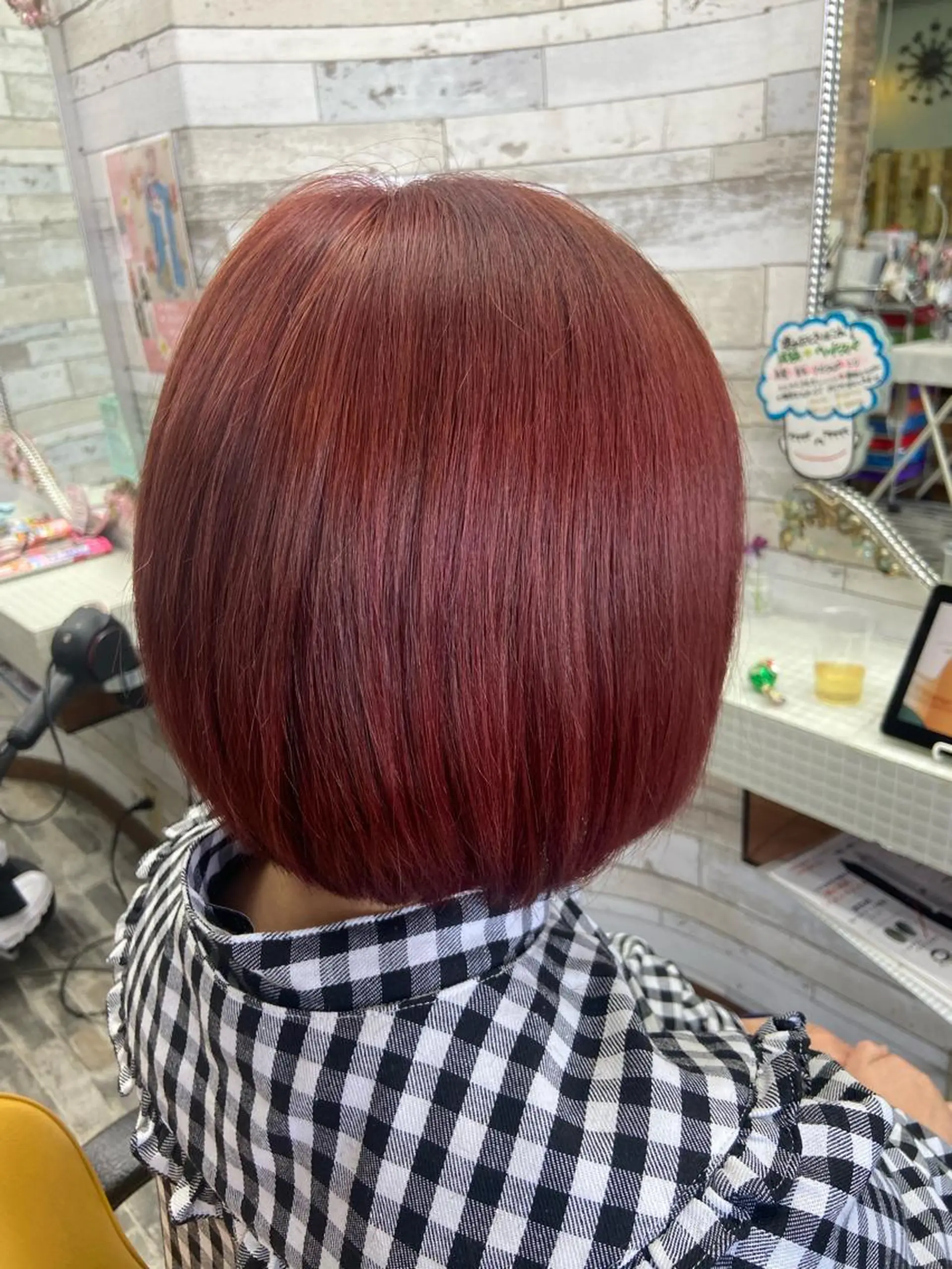 ショート カラー ブリーチ ピンクカラー ルビー 美容室スージーズ所属・大坪 拓斗のヘアスタイル