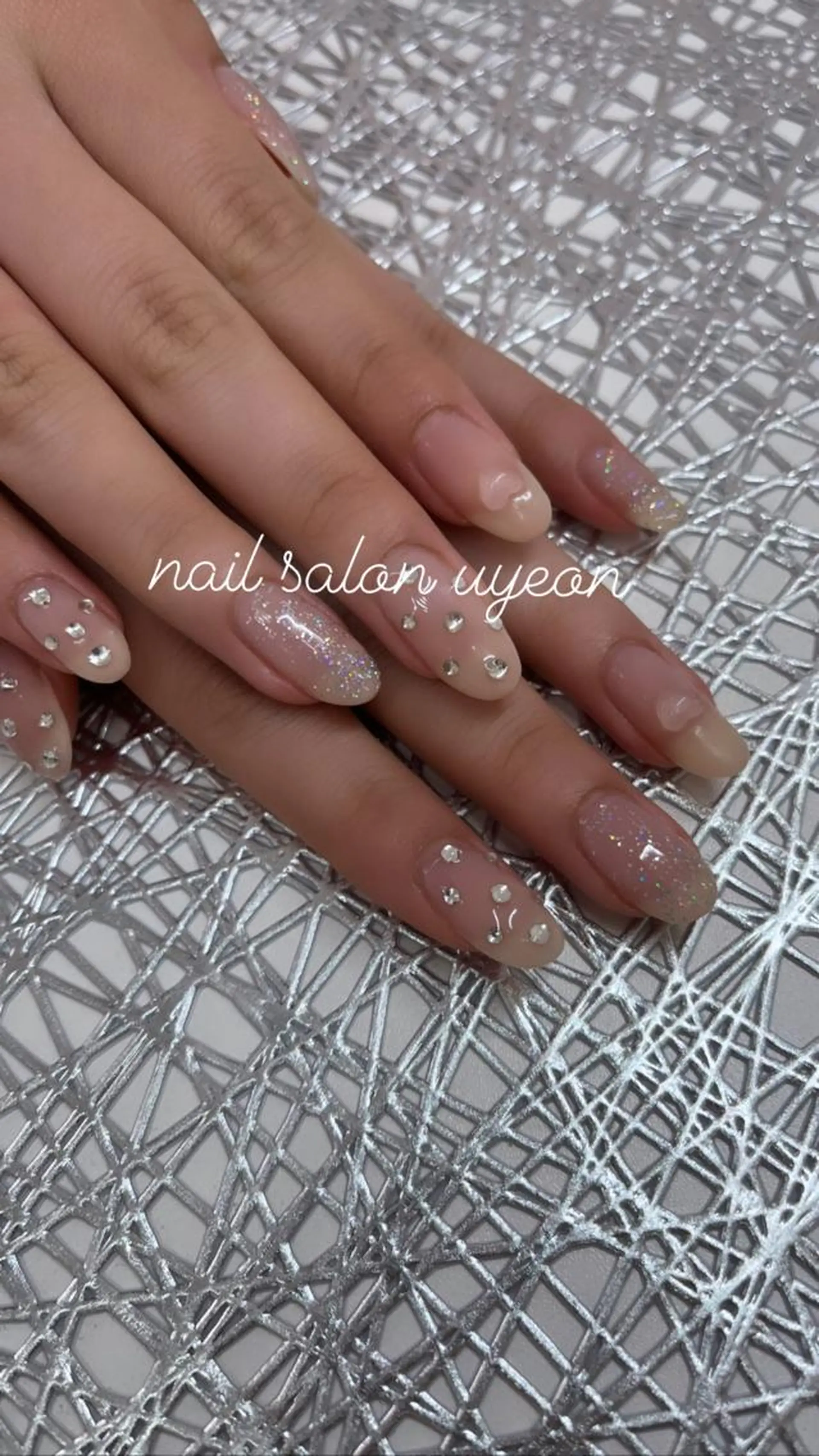 ネイル 鈴木 愛理のネイルデザイン