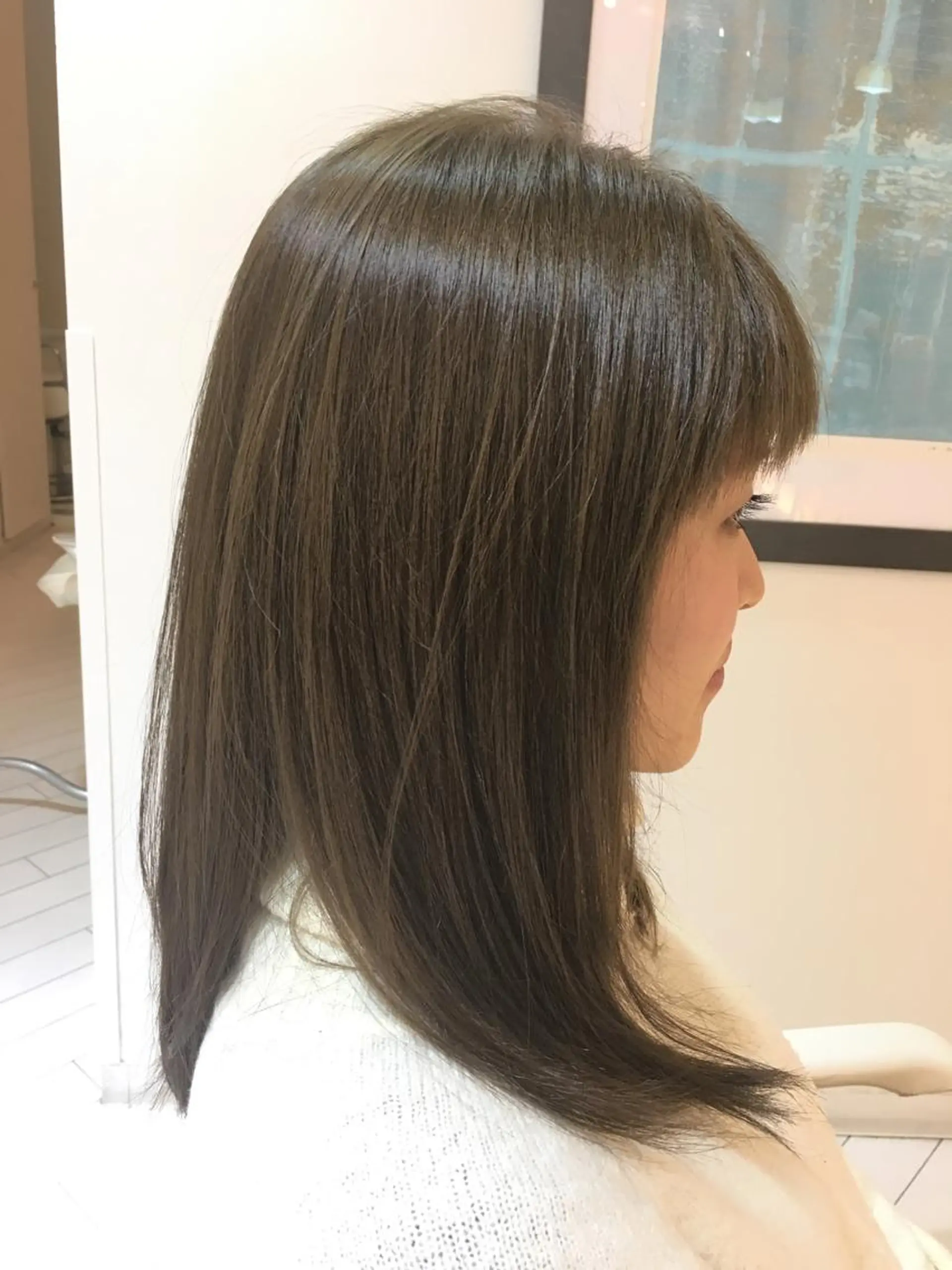 セミロング 平原 沙耶のヘアスタイル