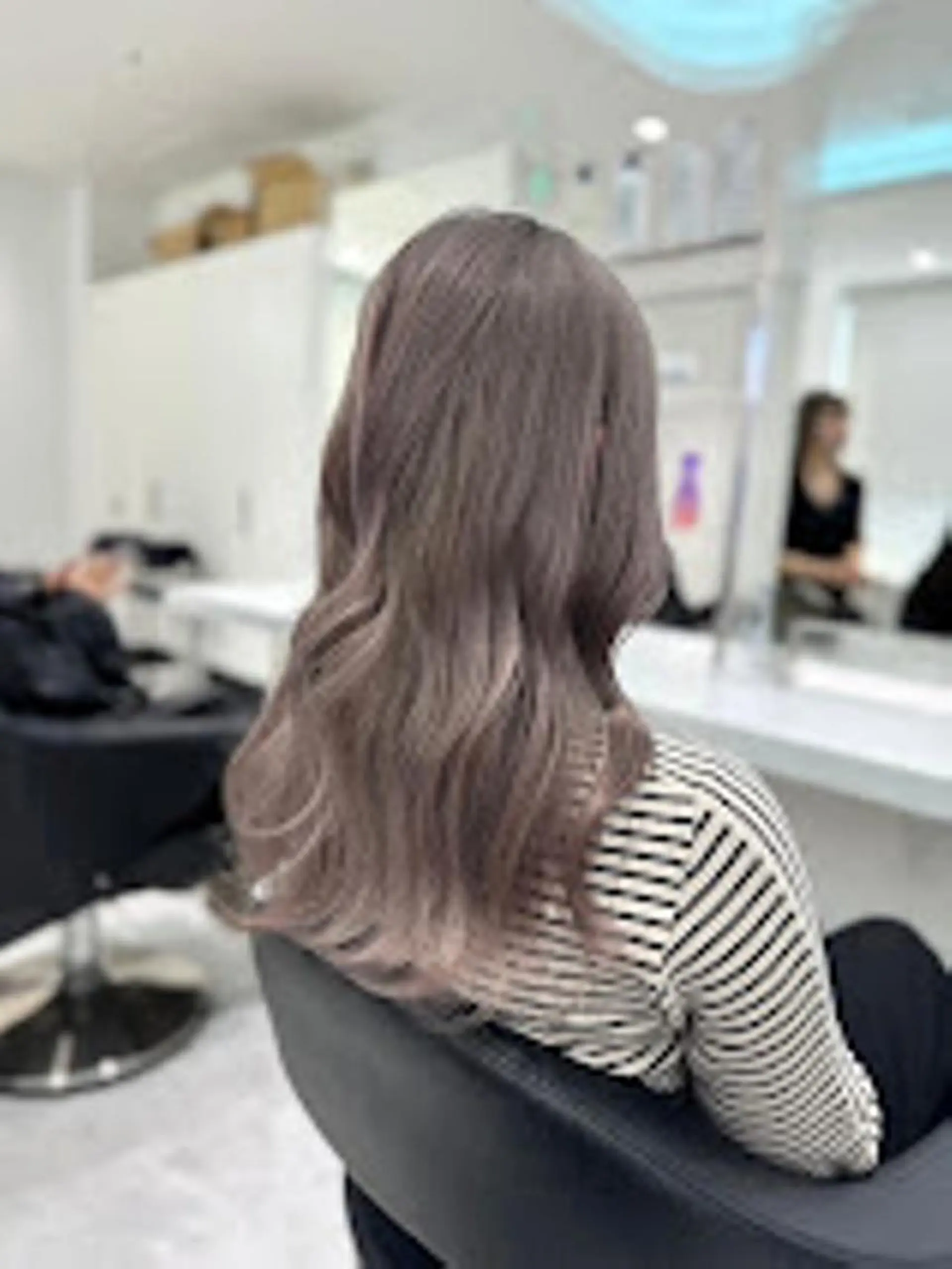 カラー 【公式】DISCO銀 座🪩トレンド🪽のヘアスタイル