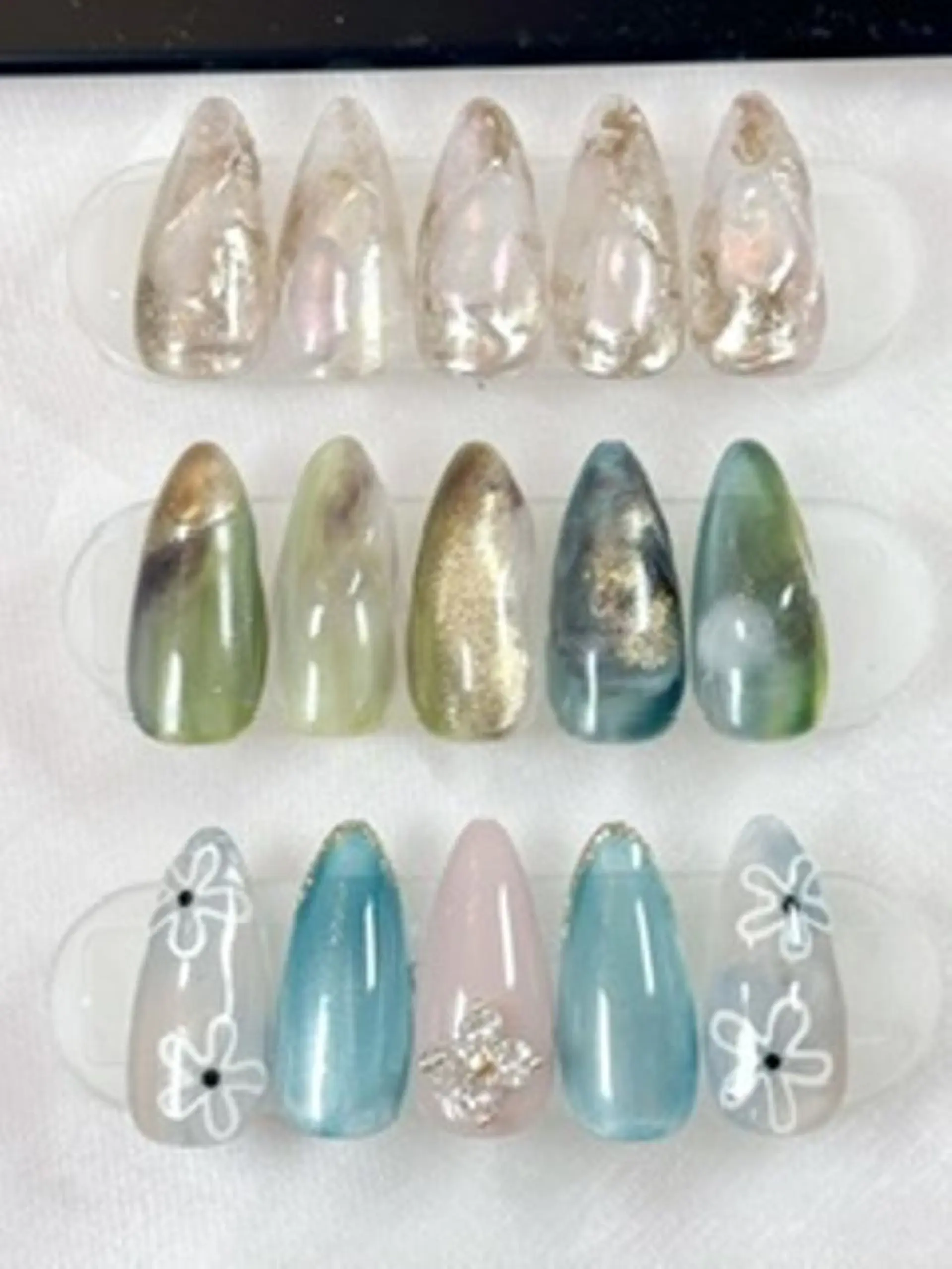 ネイル Nailsalon Charis.yuのネイルデザイン