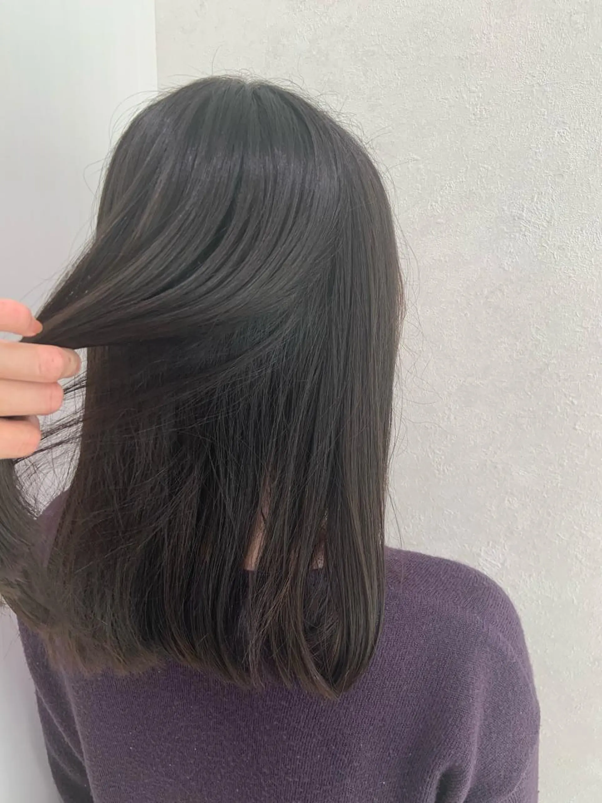 セミロング カラー ブリーチ ハイトーンカラー🤍 山下 優華のヘアスタイル