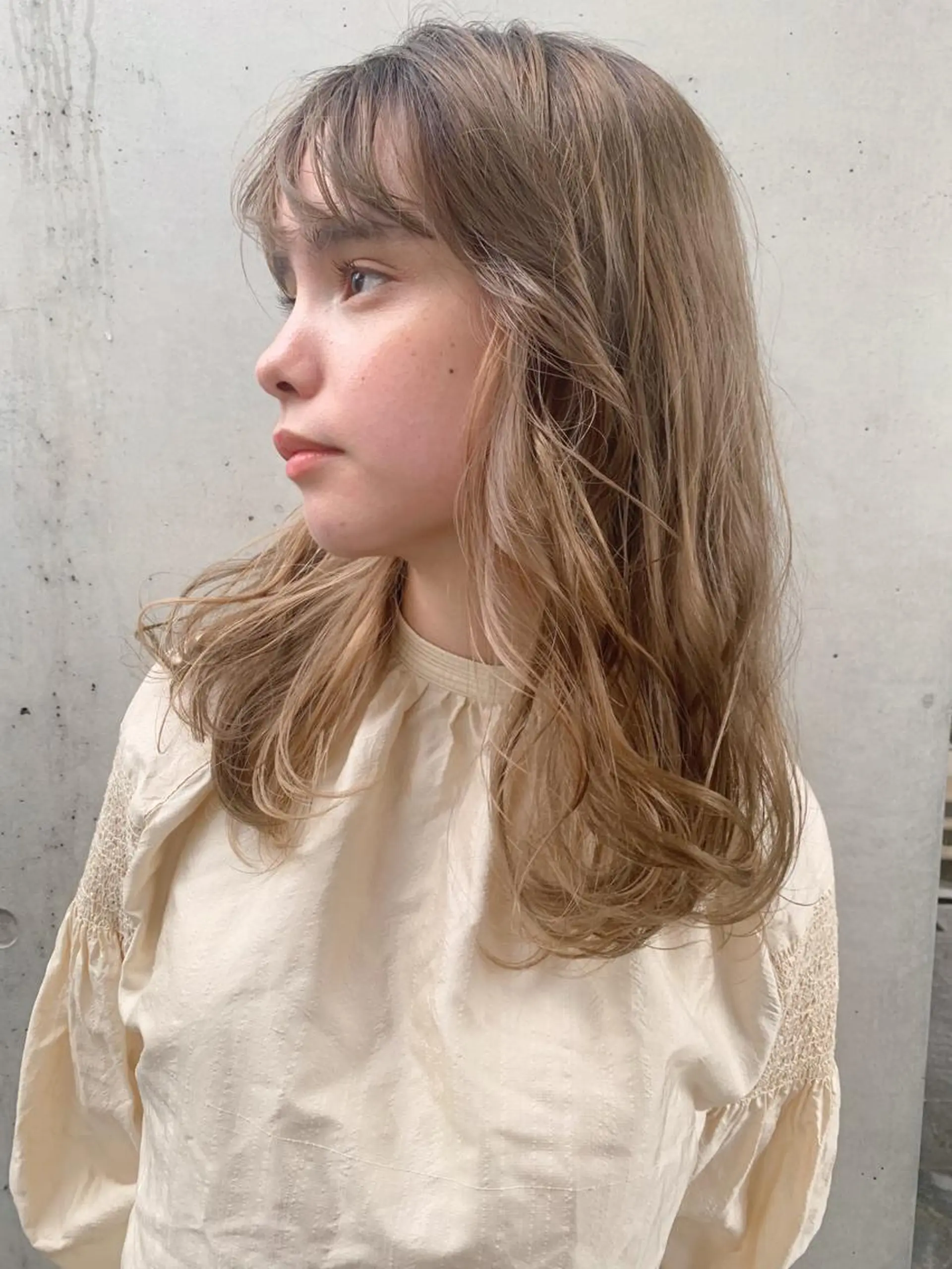 ミディアム カラー ベージュカラー ブリーチ カット パーマ sakoda shunkiのヘアスタイル