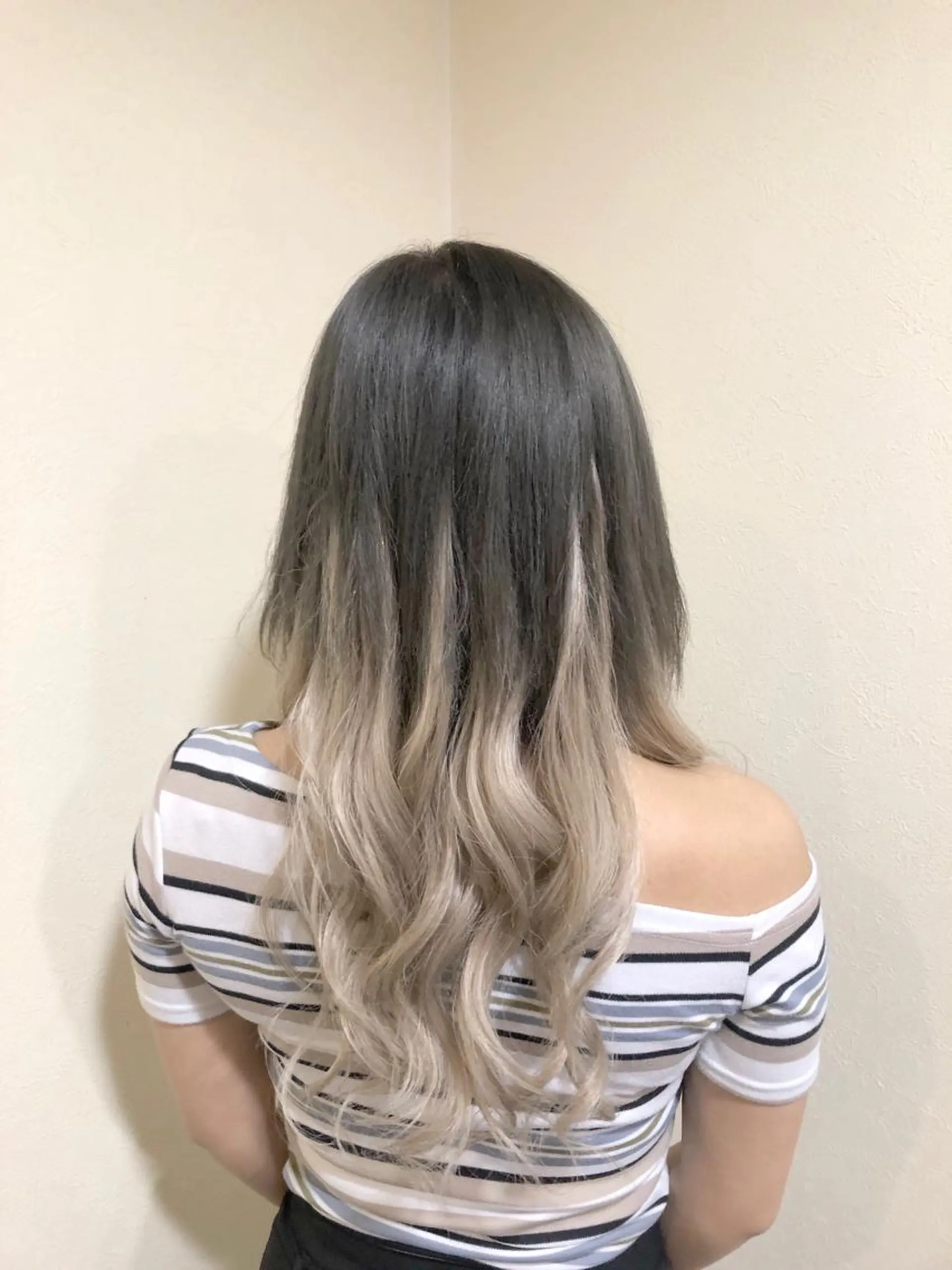 ロング 工藤 綾華のヘアスタイル