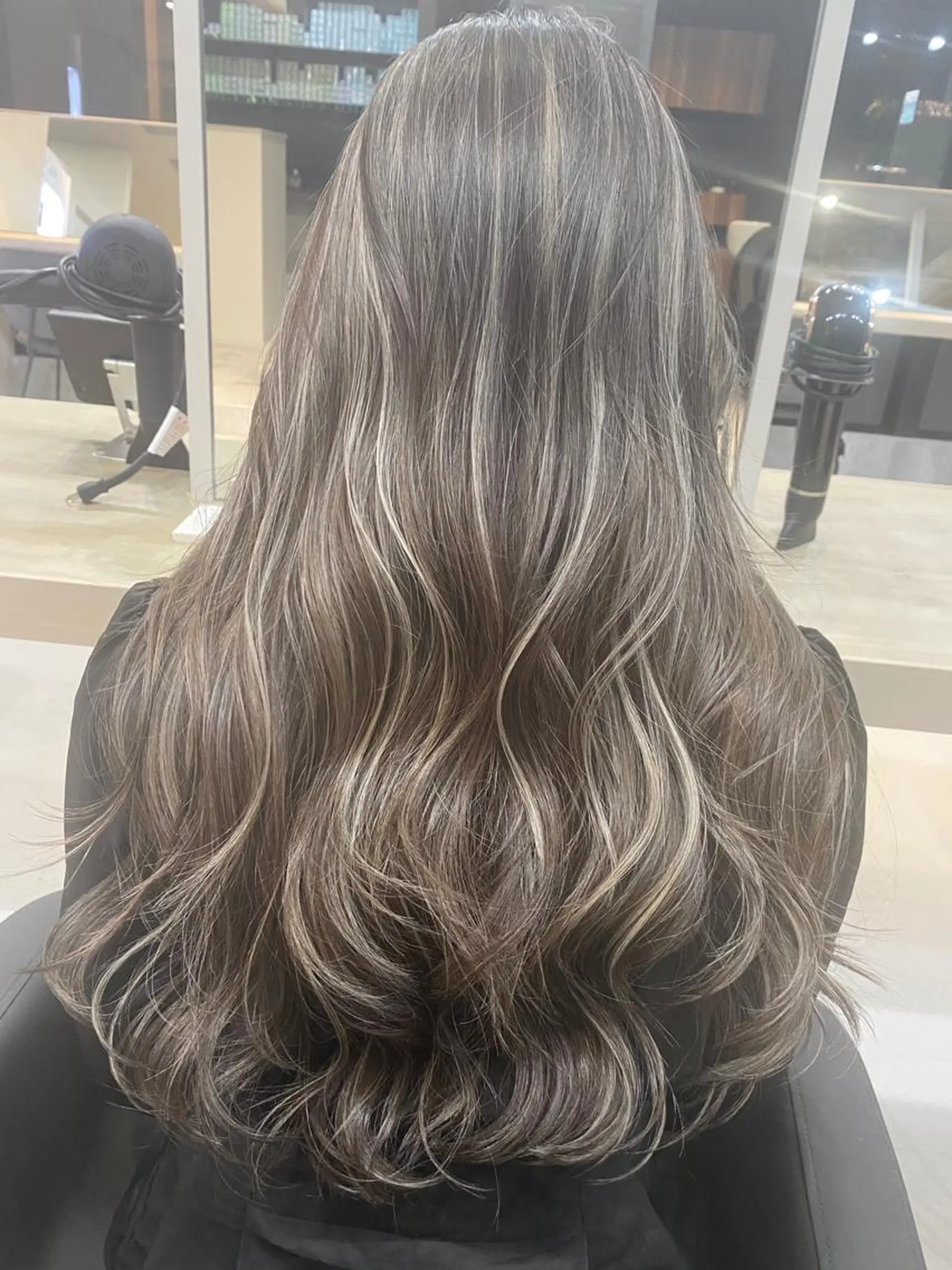 ロング カラー ネイル マツエク・マツパ アイブロウ ヘアカラー トリートメント 井上 一平のヘアスタイル