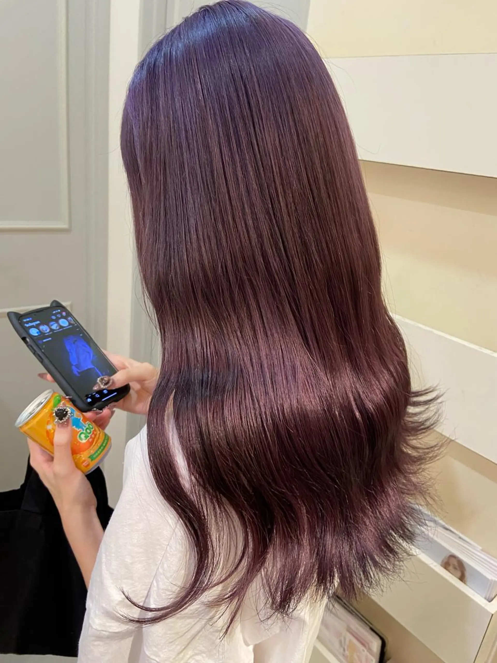 ロング カラー ヘアアレンジ シールエクステ ハイトーンカラー インナーカラー くびれヘア エクステ 新宿/韓国ヘア 中明度カラー/かやのヘアスタイル