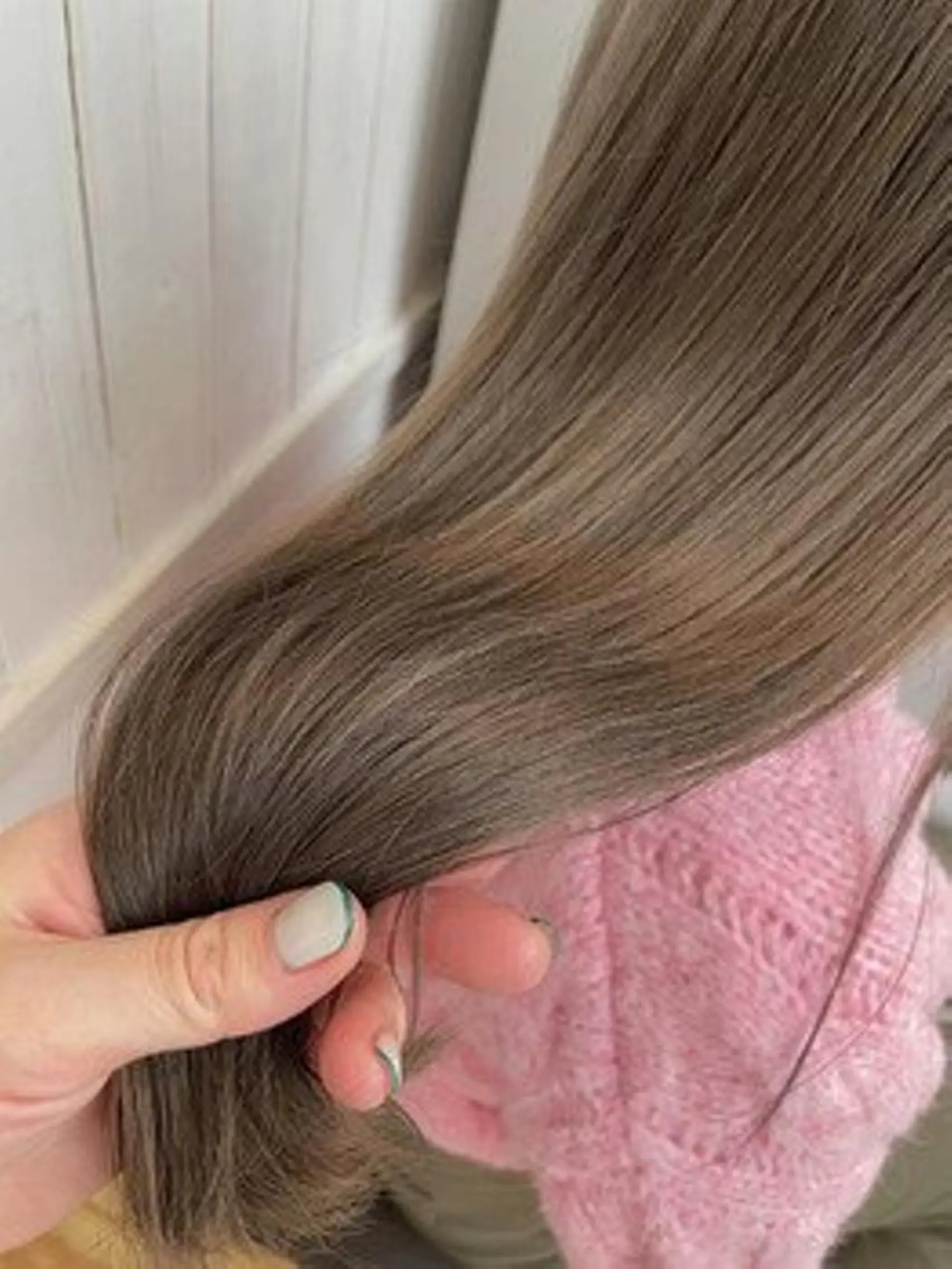 ミディアム カラー パーマ ヘアアレンジ ミディアムパーマ アディクシーカラー アッシュ ベージュカラー ブラウンカラー カット ヘアカラー トリートメント 【ヘアケア特化型】 newi天王寺のヘアスタイル