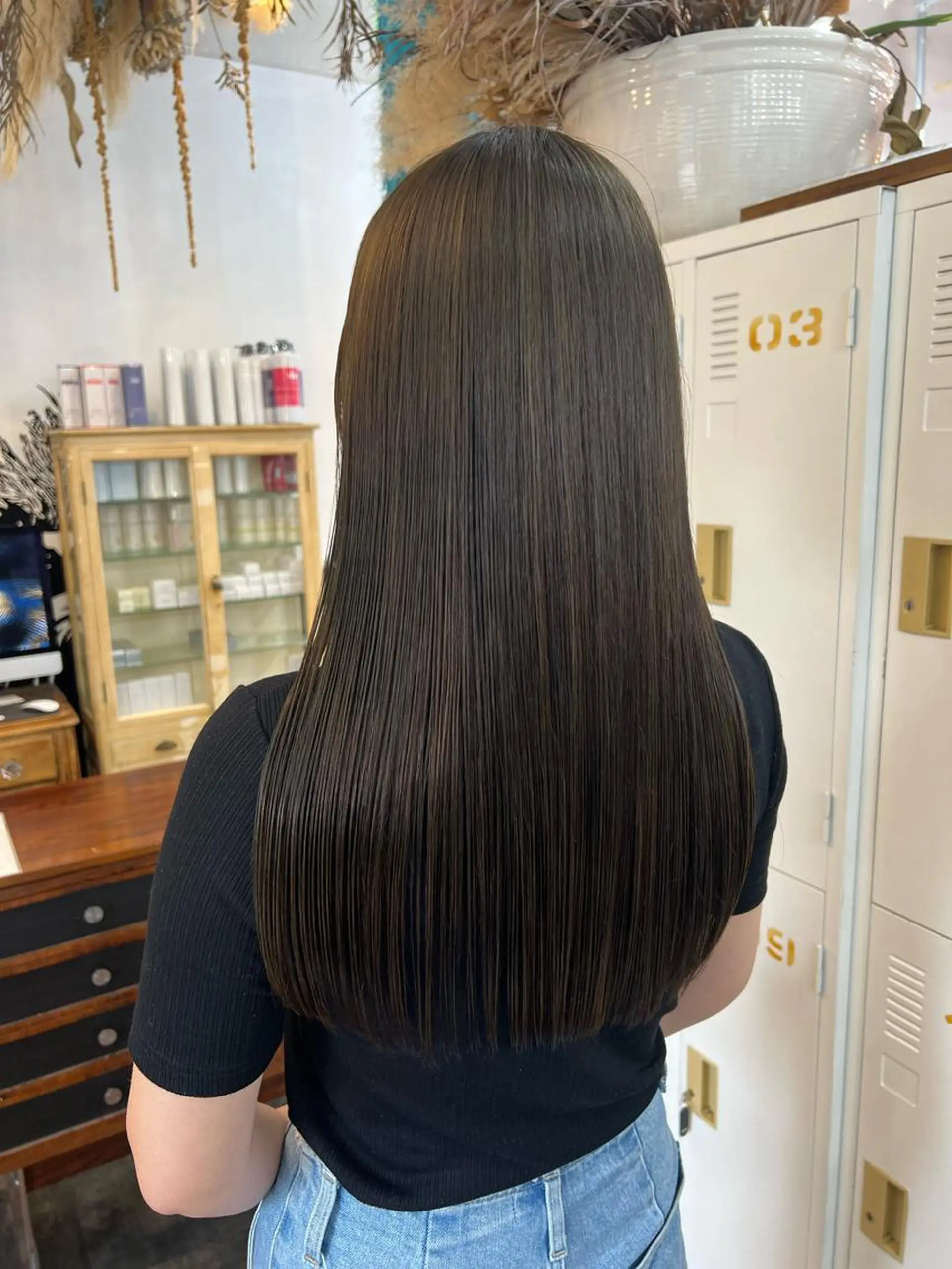 ロング カラー 透明感カラー グレージュ オリーブグレージュ オリーブグレー LOMARLIE JURIAのヘアスタイル