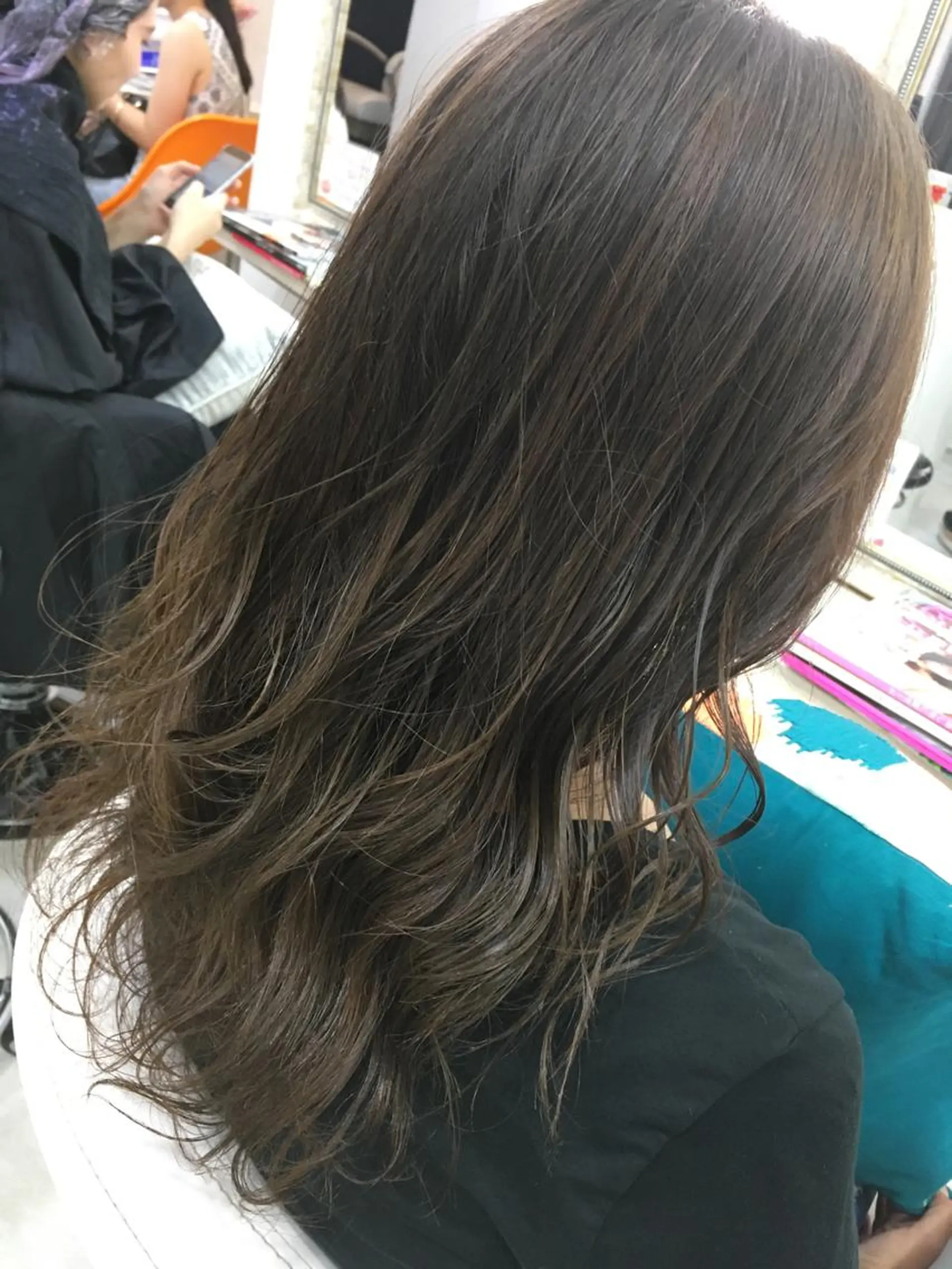 セミロング カラー 髪質改善 中川 翔のヘアスタイル