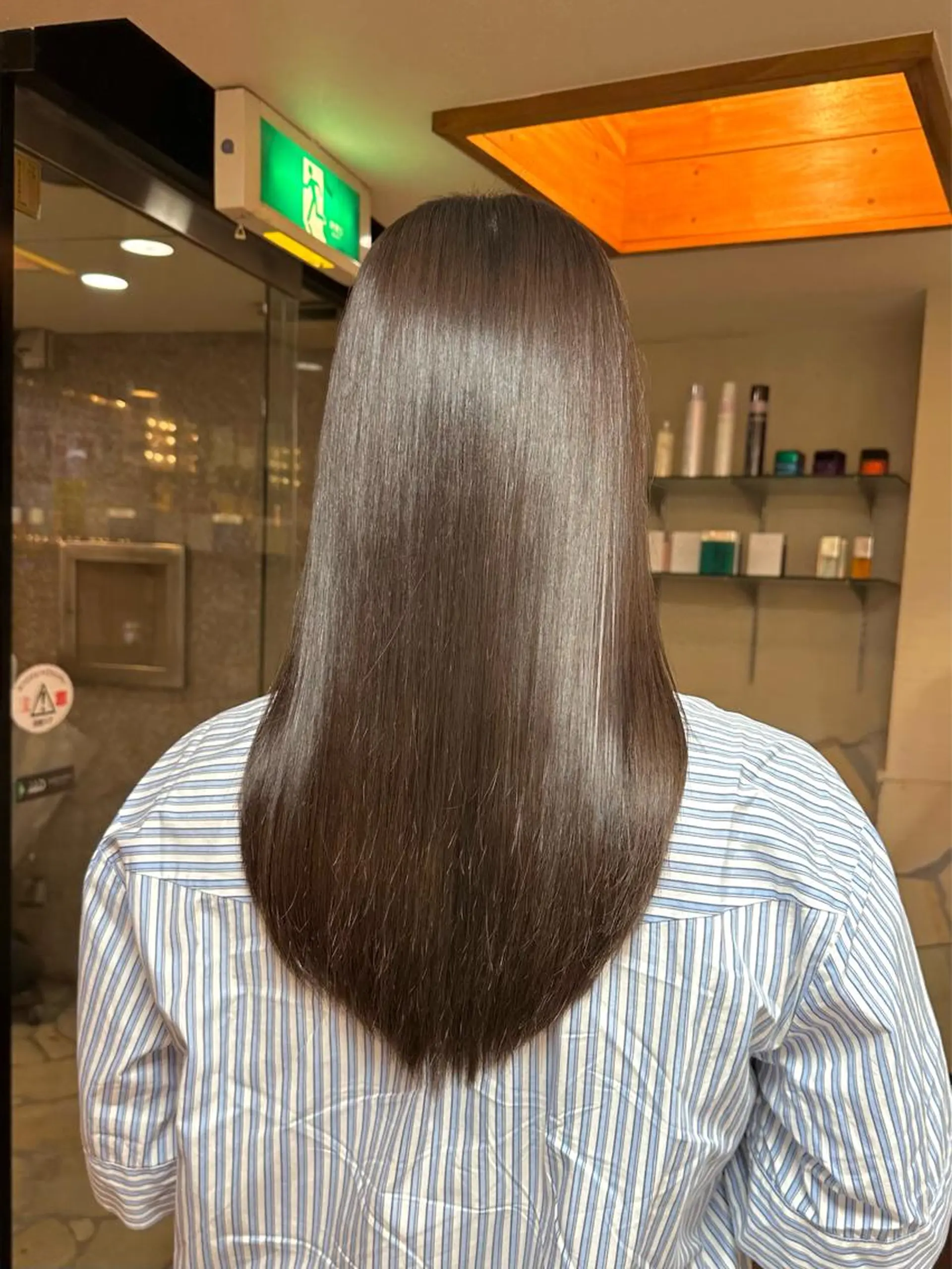 セミロング カラー ベージュカラー ブリーチ グレージュ ブリーチなしカラー LUMO所属・矢野 晃平のヘアスタイル