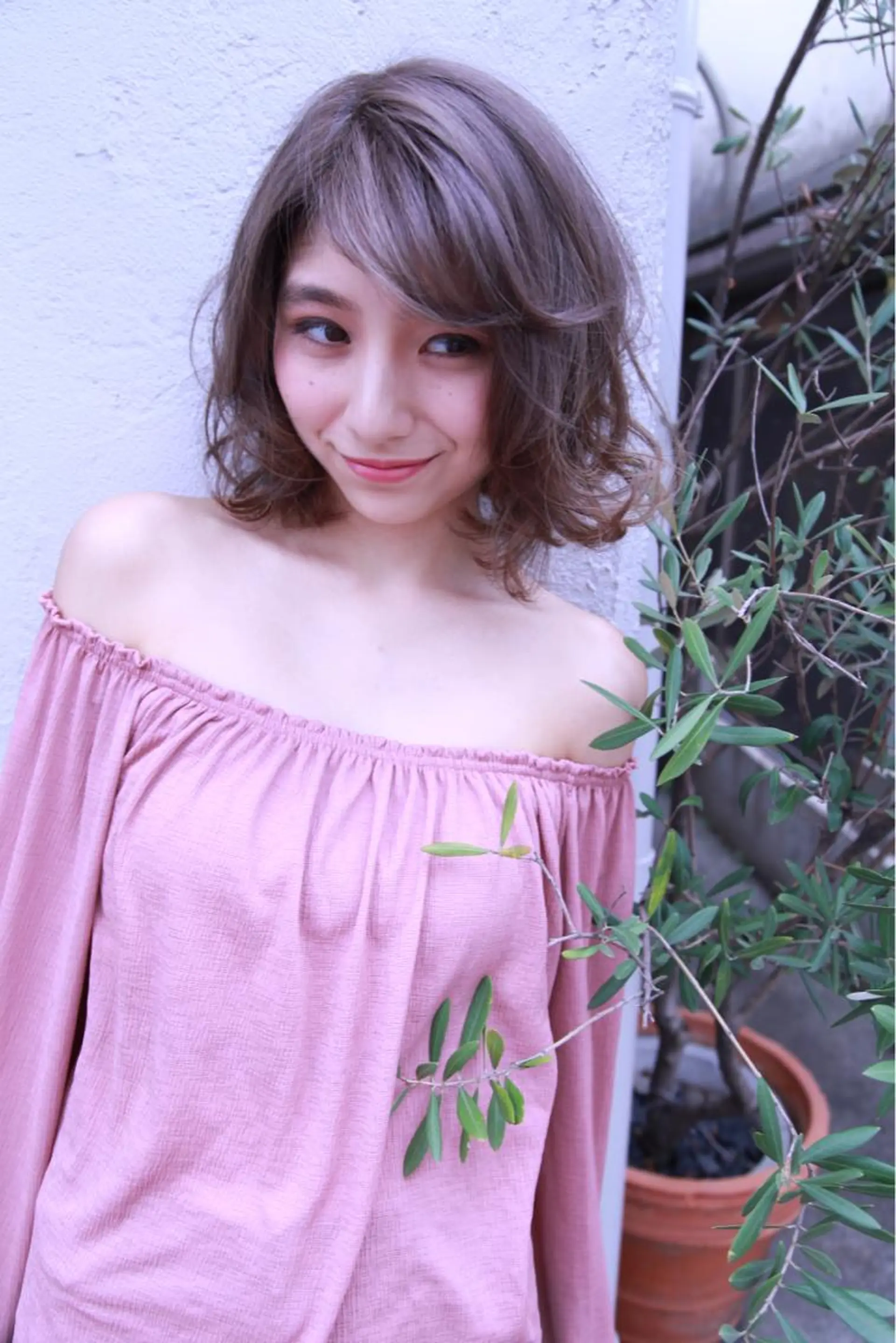 ミディアム 荒木 ユウのヘアスタイル