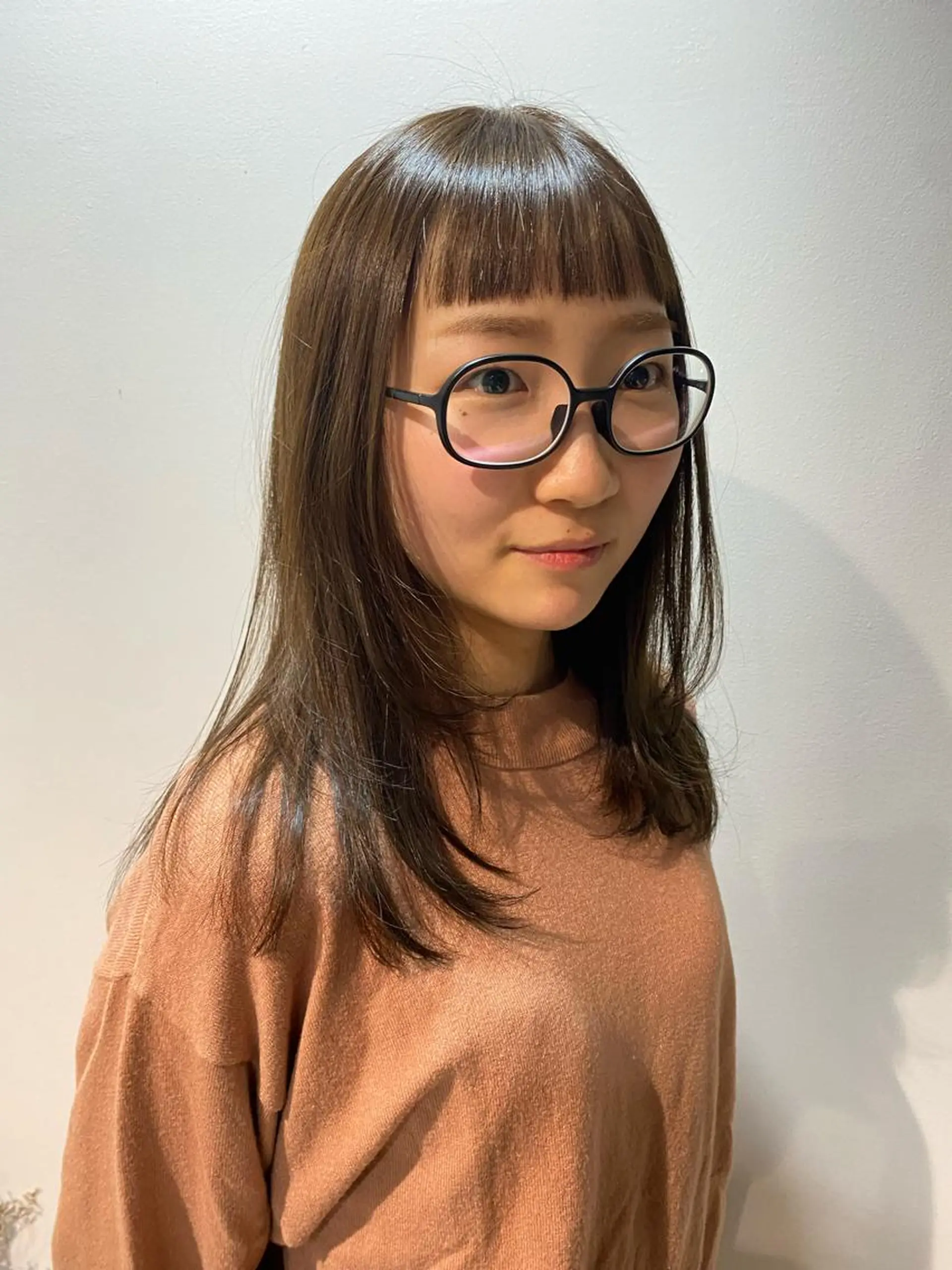 セミロング ちばた/レイヤー 似合わせ/大阪中津のヘアスタイル